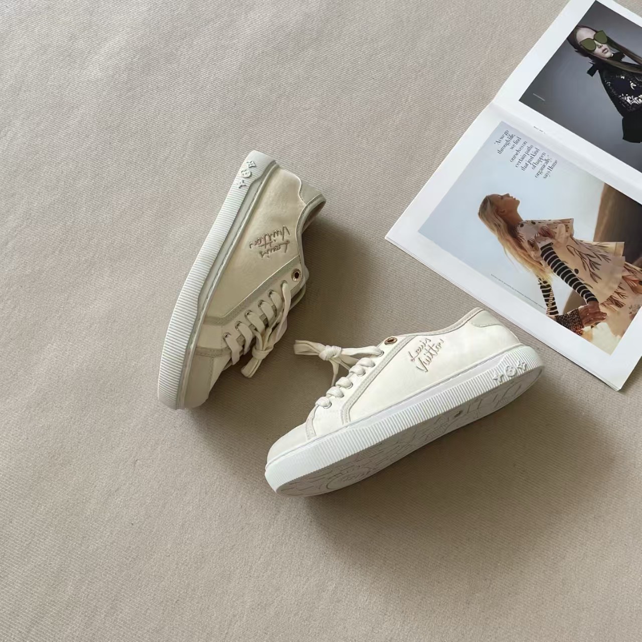 LO 26P Casual Shoes / White Shoes