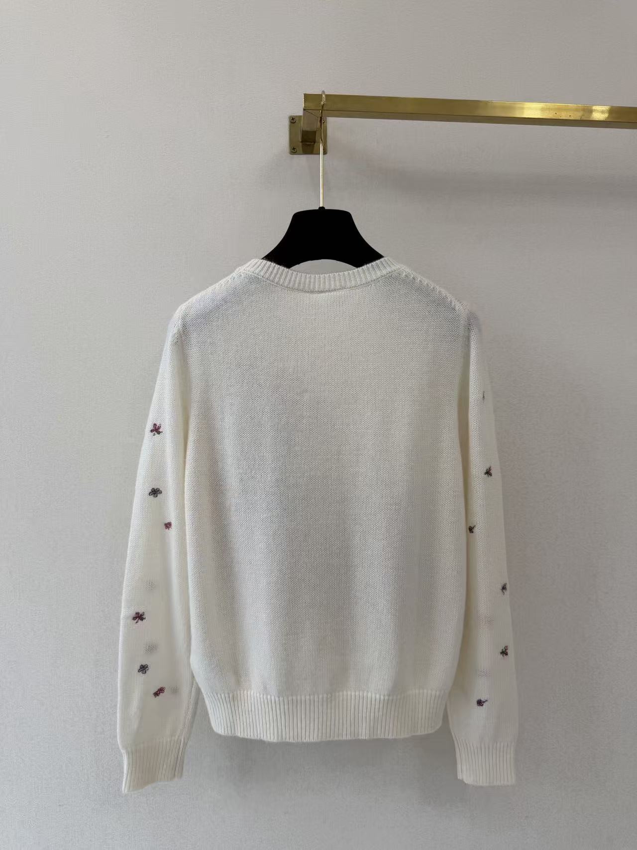 Di Vintage Garden Floral Stitch Light Knit Top