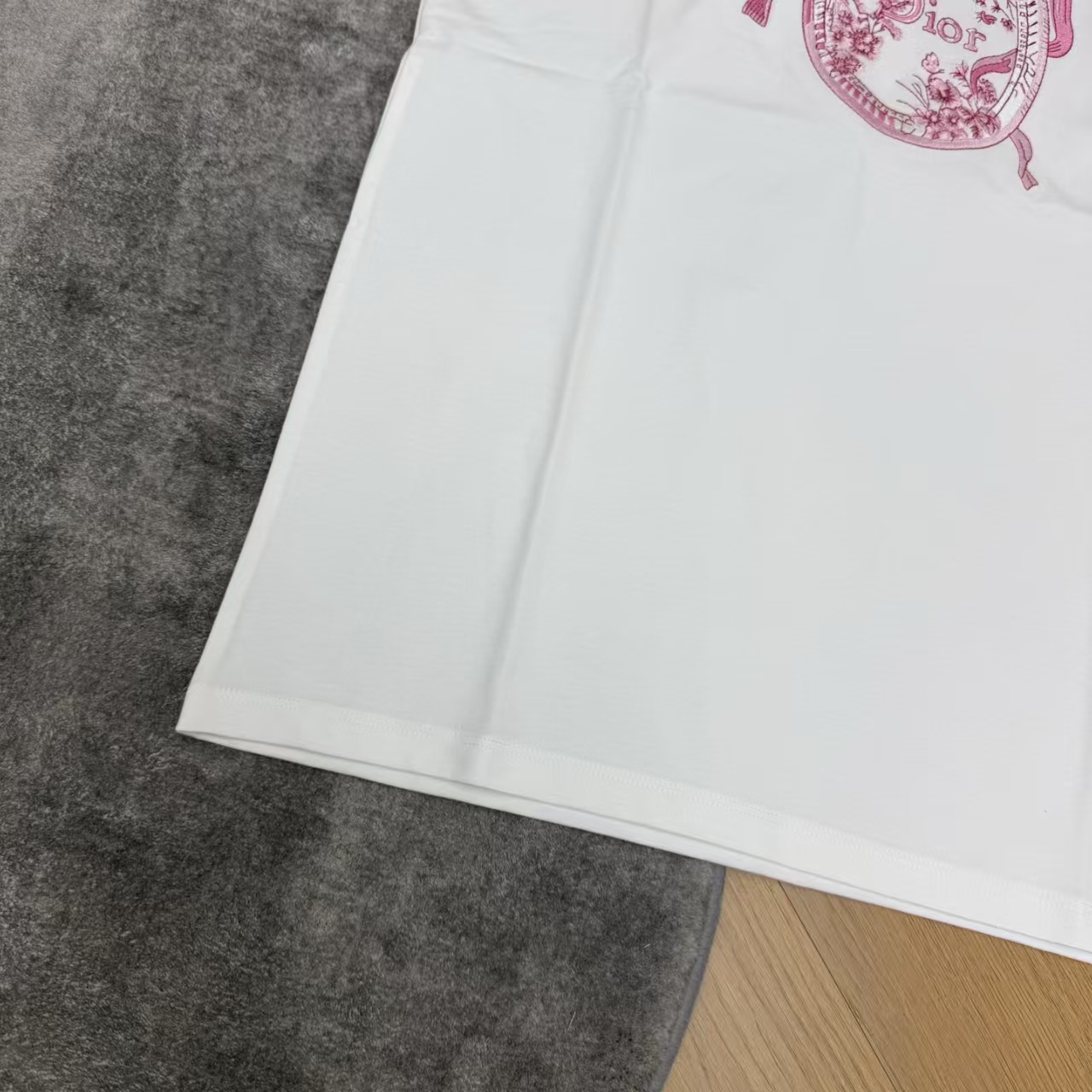 Di 26 Summer New Arrival White Embroidered T-shirt