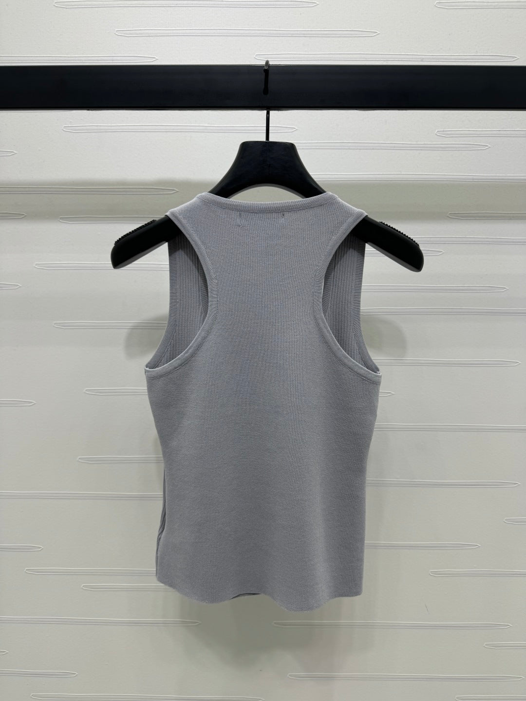 PR U-neck embroidered knitted vest