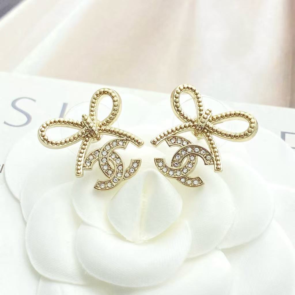 Cha 25K New Light Gold Silver Bowknot Full Diamond Double C Earrings