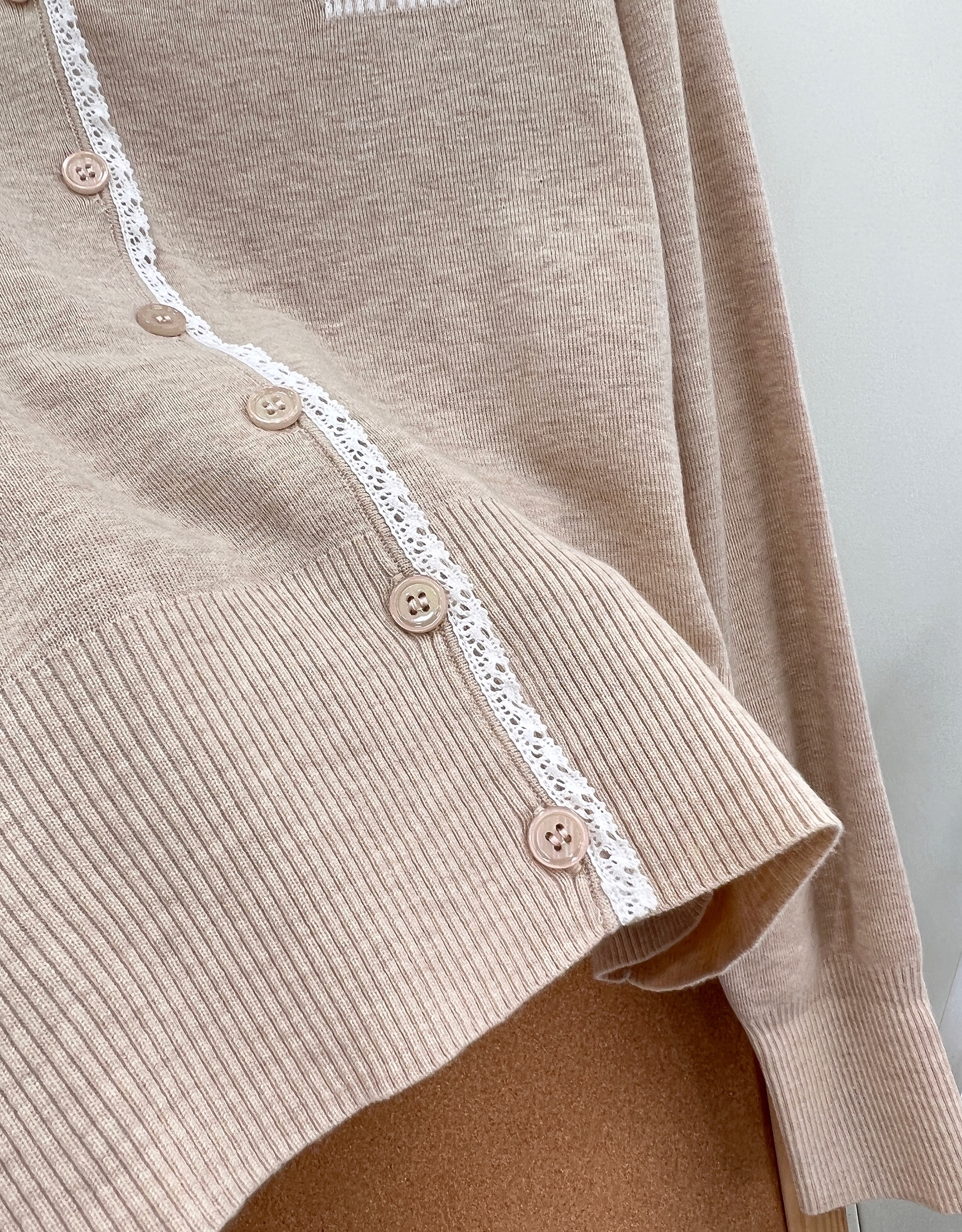 Mi 26 Spring/Summer Lace Trim V-Neck Knit Cardigan
