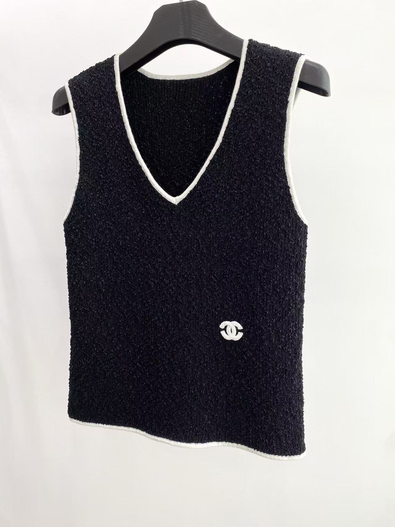 Cha 26Textured Tweed Contrast Edge Tank Top