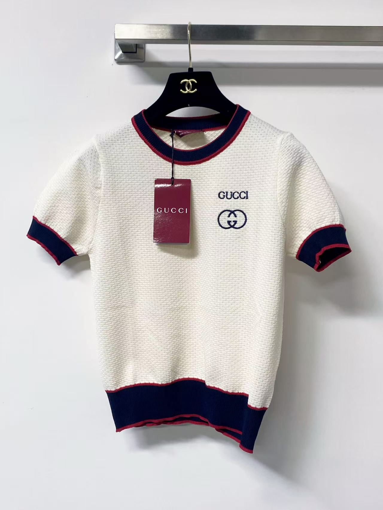 GU Interlocking   Embroidery Color Block Trim Knit Tee