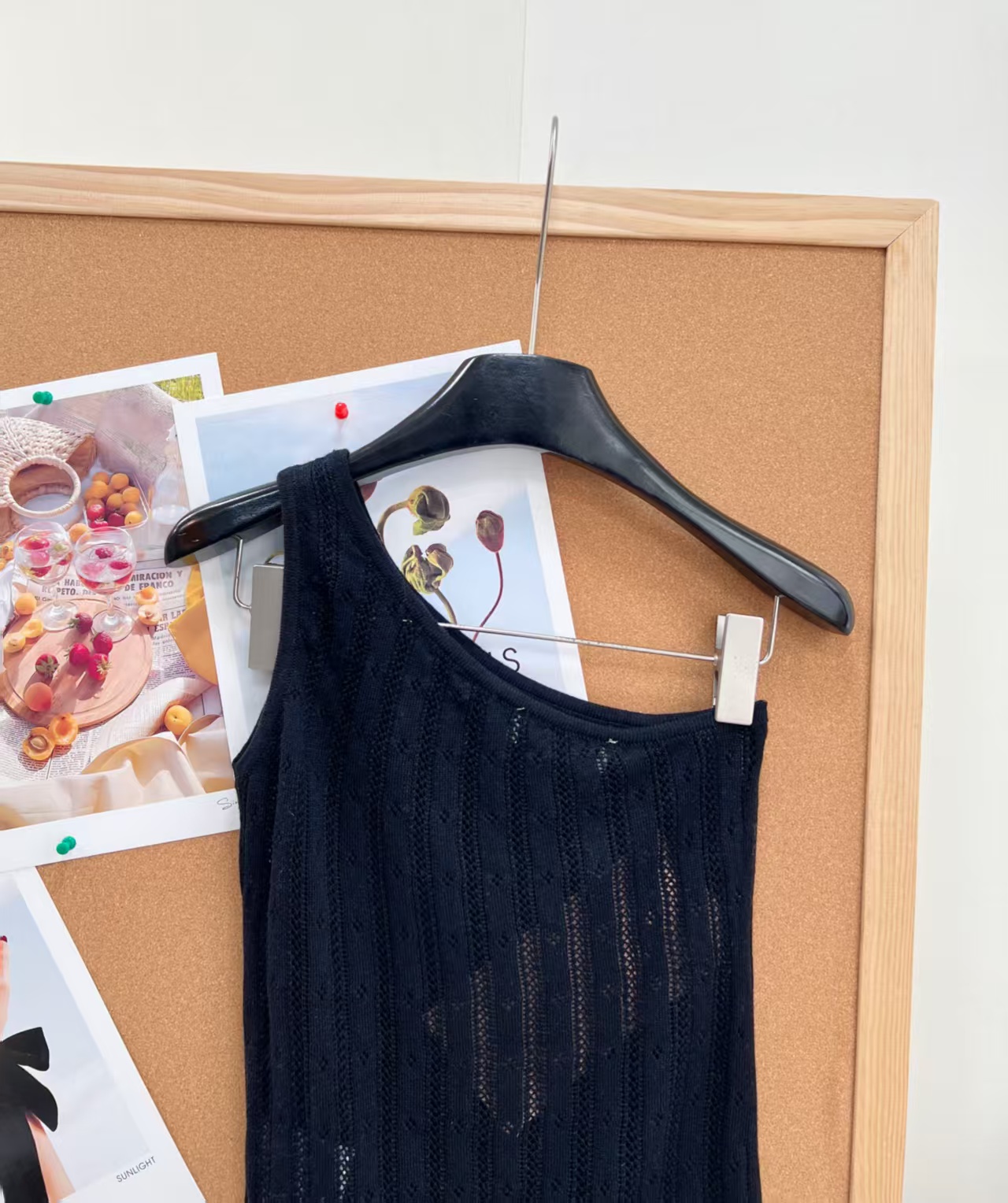 Mi New Asymmetric Hollow-out Letter Patch Knit Camisole