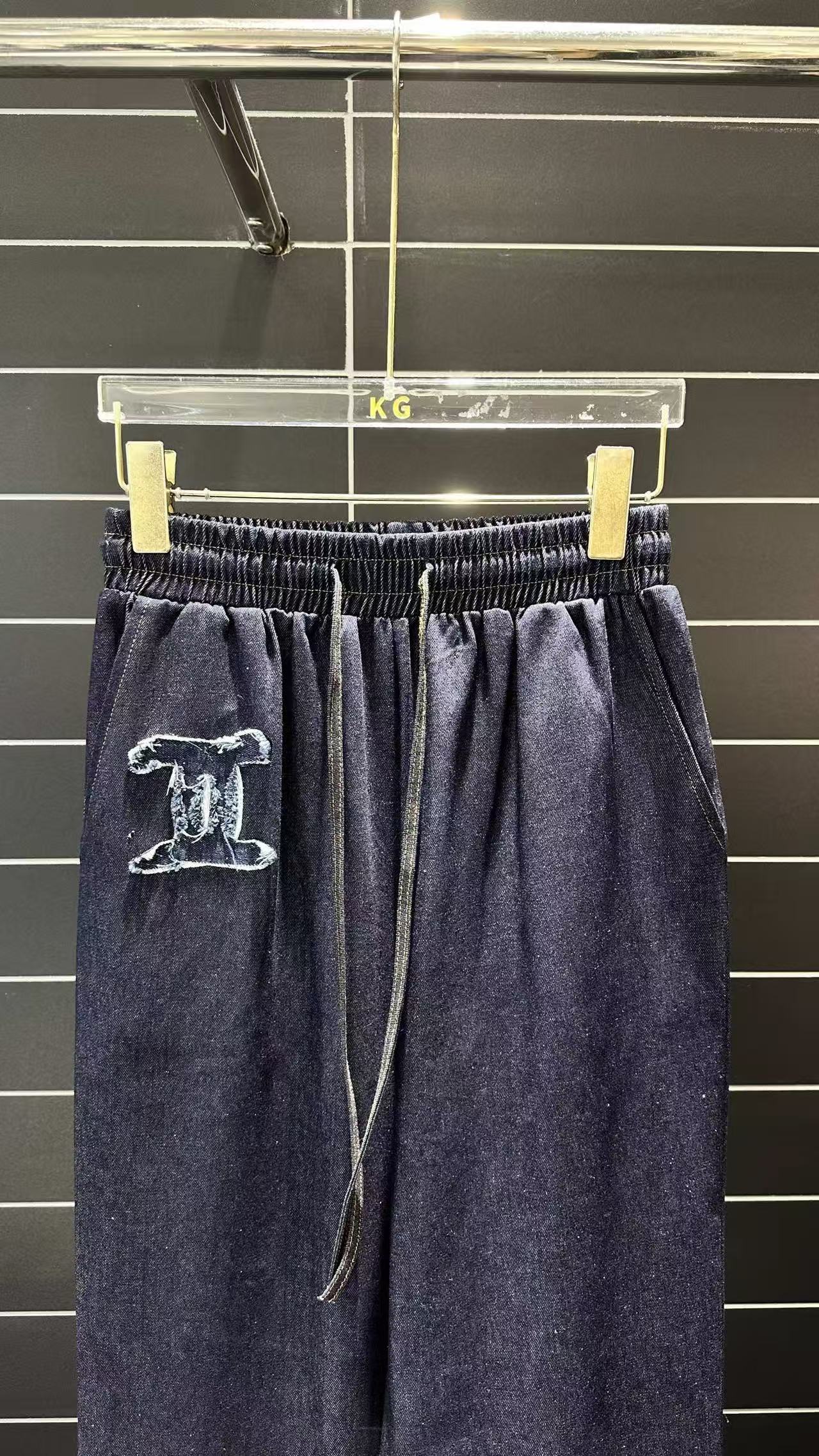 Cha 26 Dark Blue Elastic Waist Loose Denim Trousers