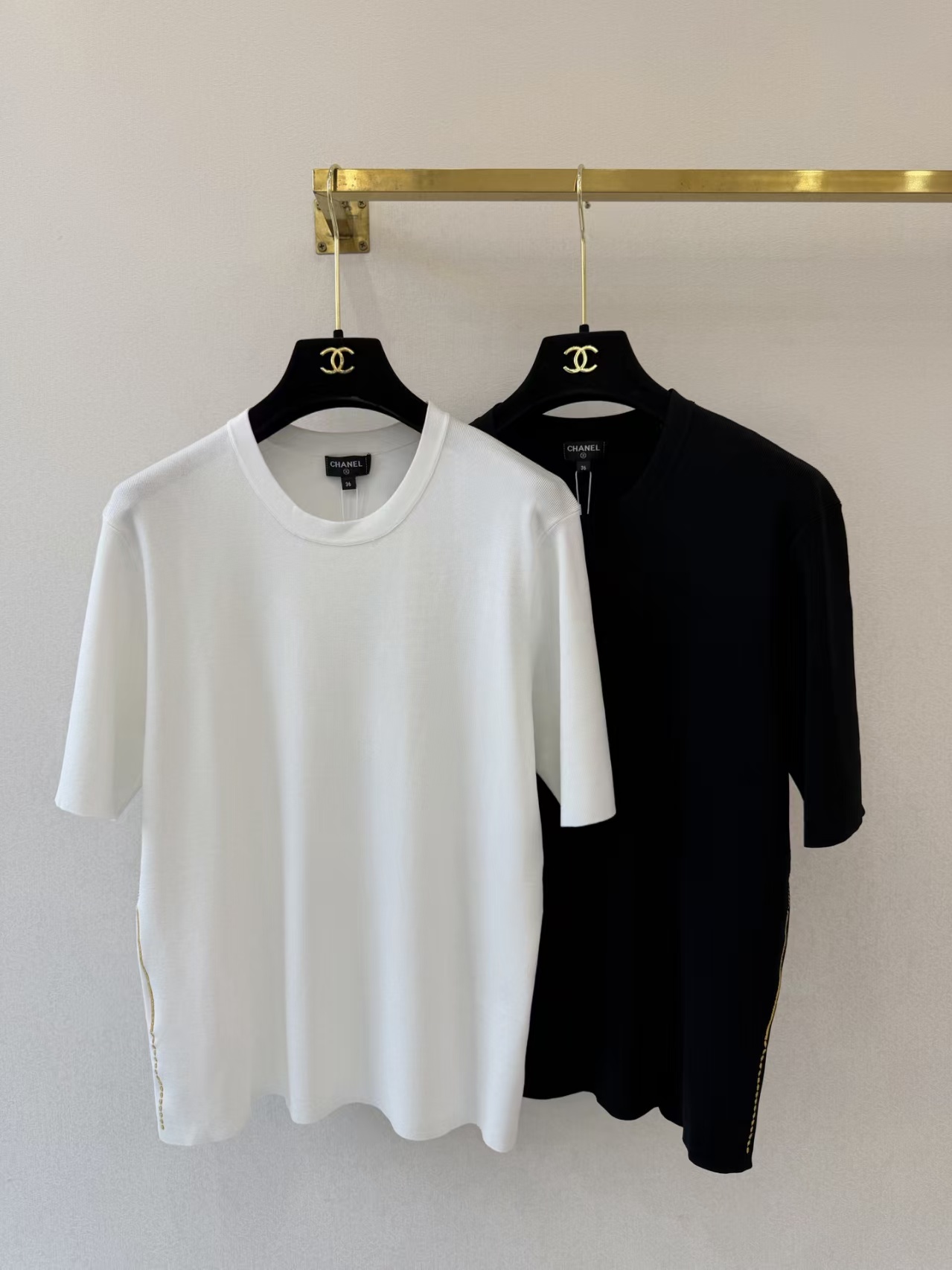 Cha-style short-sleeve knit top