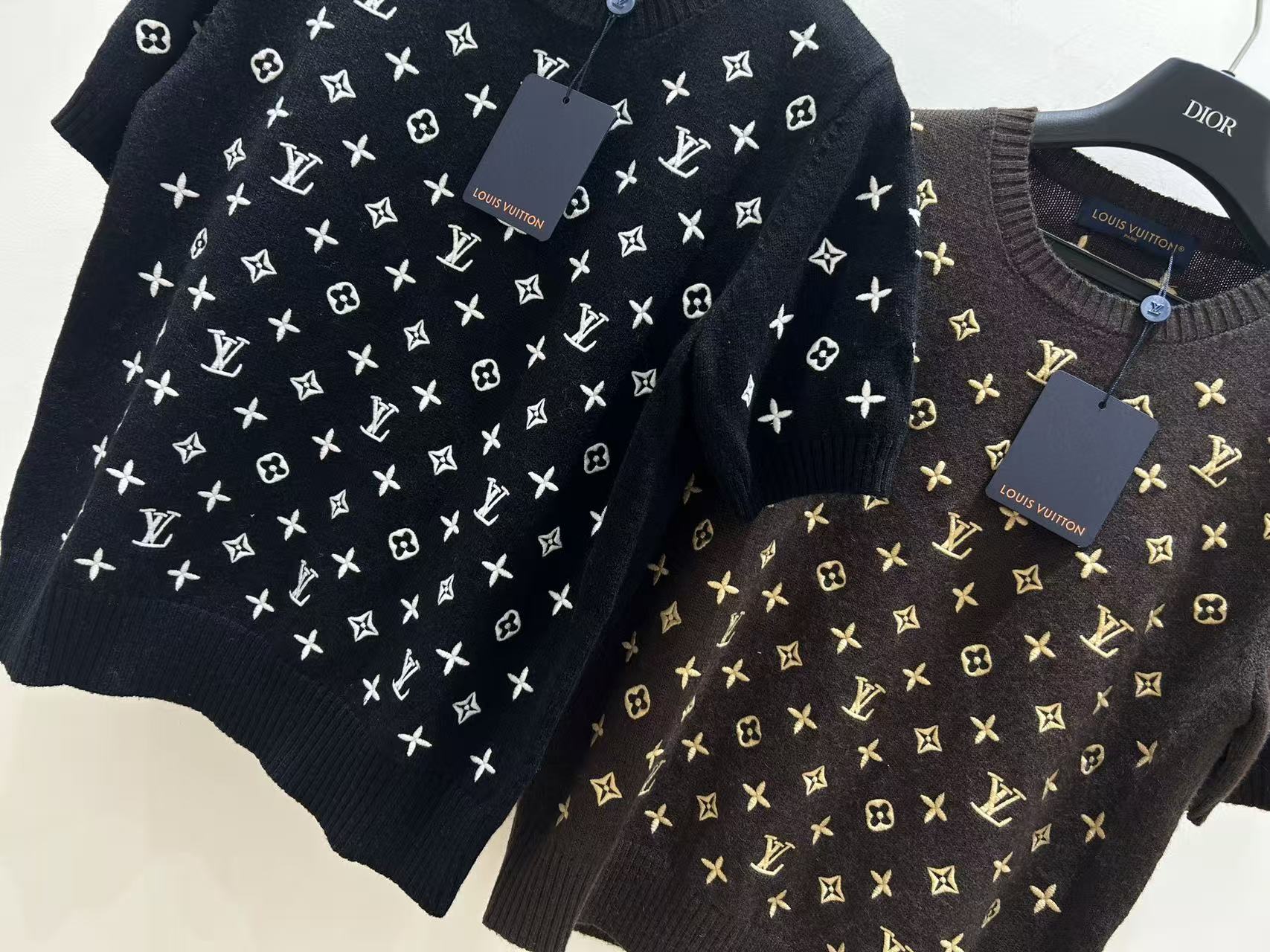 LO 26 Scattered Star Shape Embroidery Soft Knit Tee Ribbed Cuff & Hem
