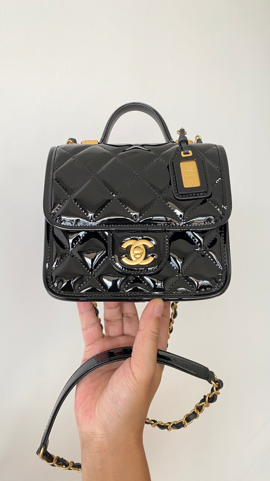 cha  26 Mini top handle with flap