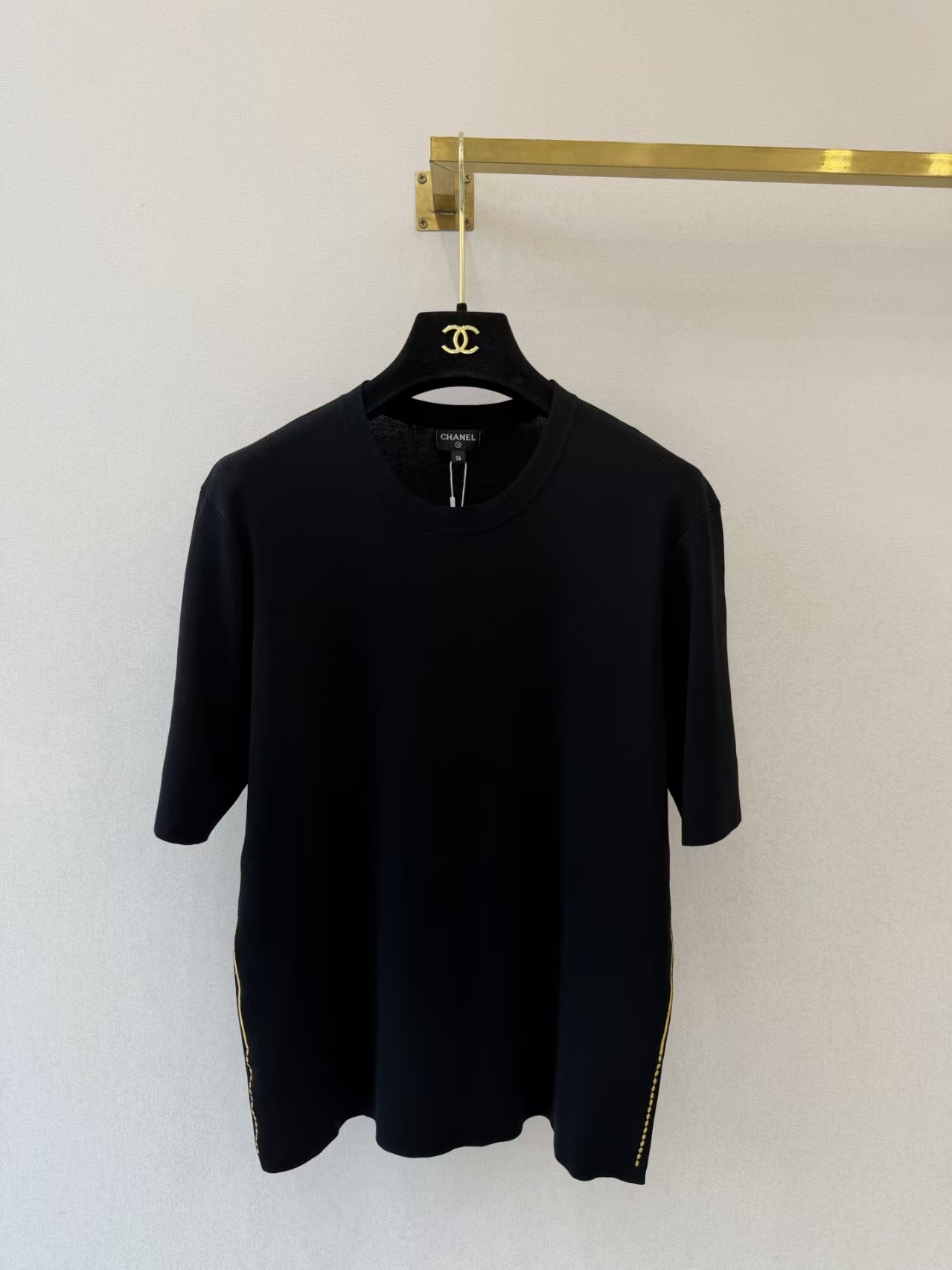 Cha-style short-sleeve knit top