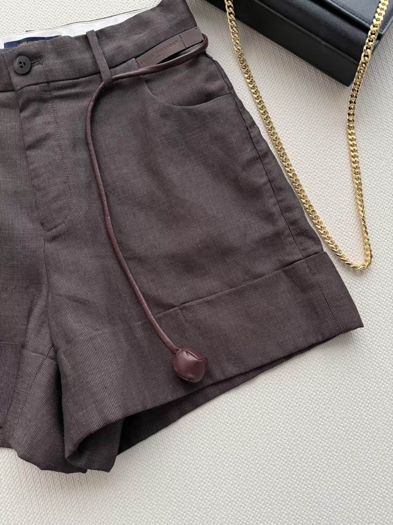 LO Drawstring shorts