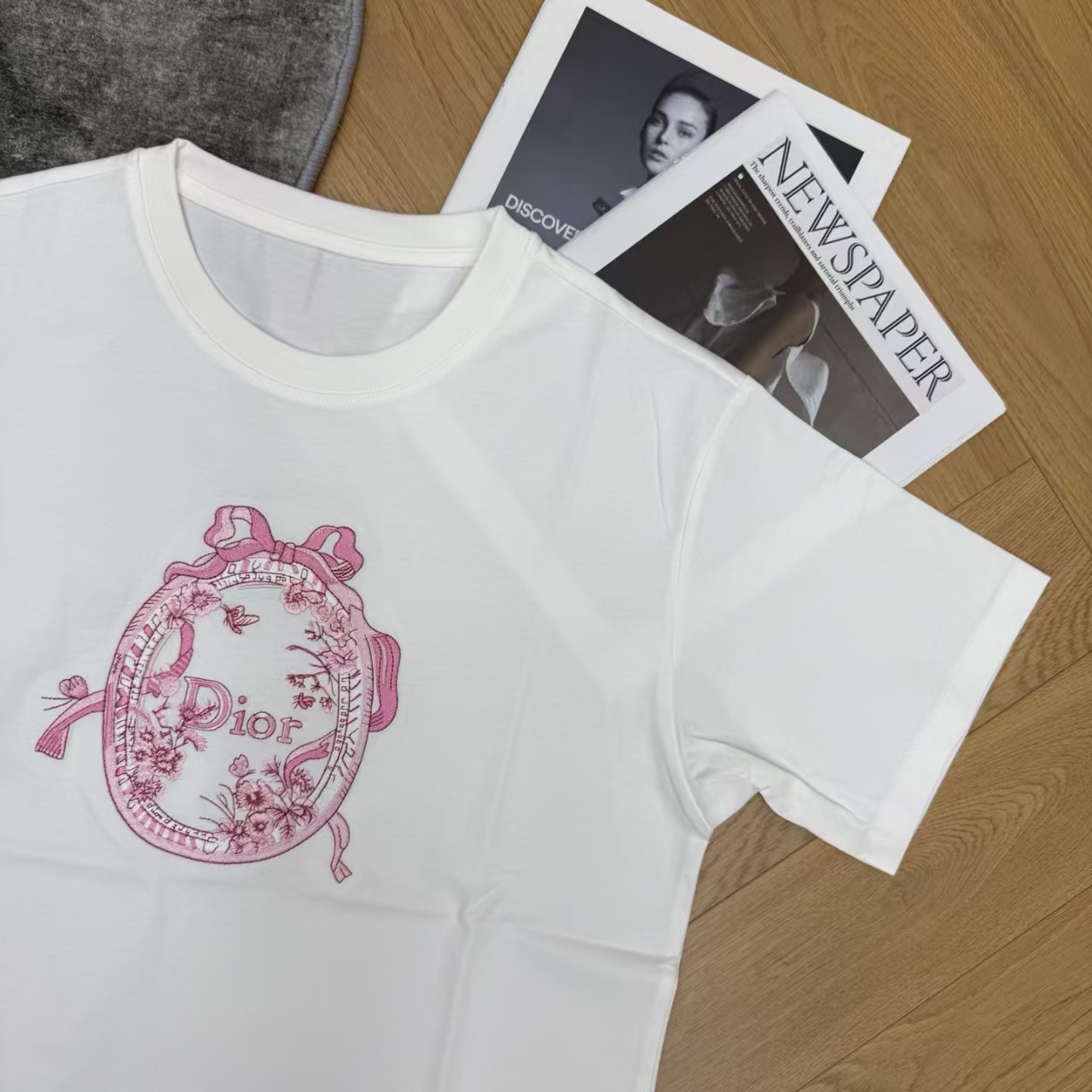 Di 26 Summer New Arrival White Embroidered T-shirt