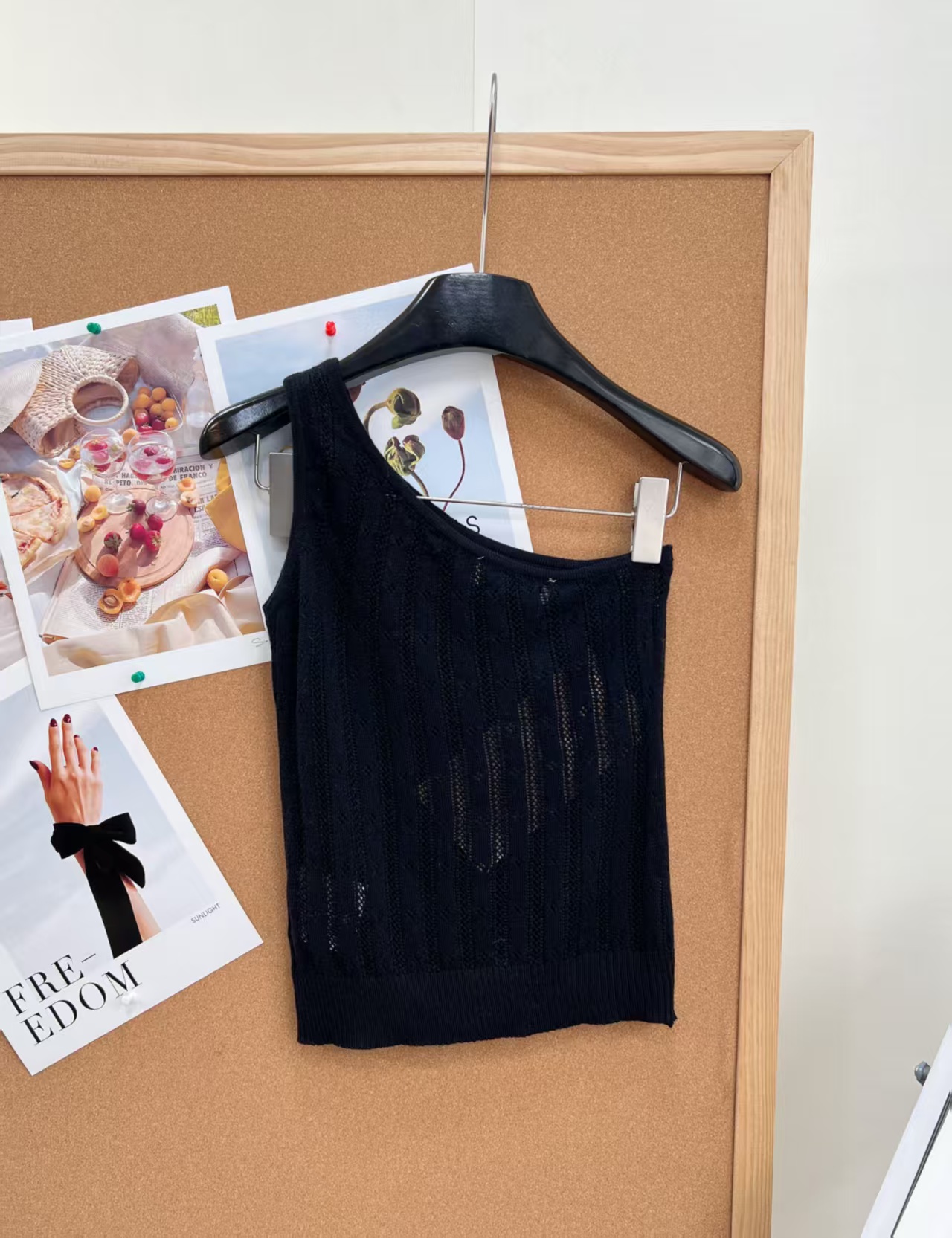 Mi New Asymmetric Hollow-out Letter Patch Knit Camisole