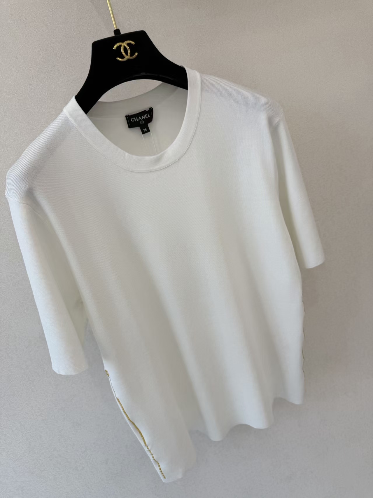 Cha-style short-sleeve knit top