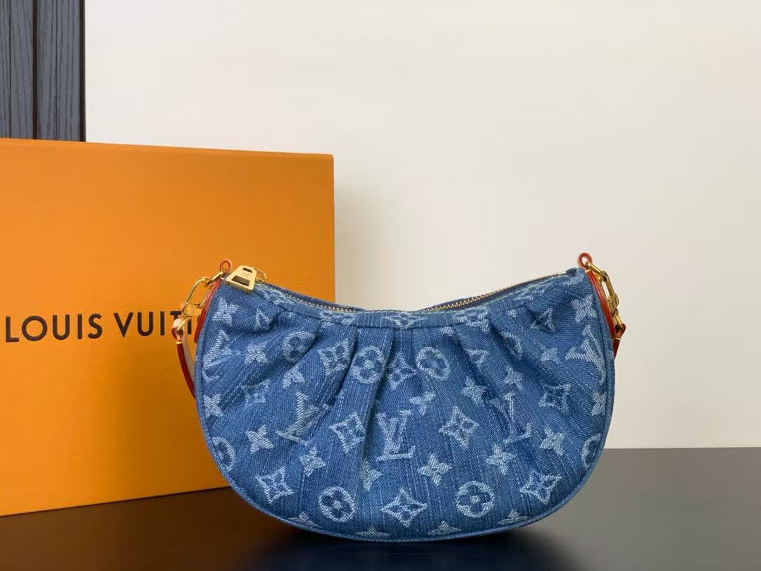 LO 26 Vintage Washed Denim Gathered Underarm Hobo Bag Leather Trim Metal Clasp