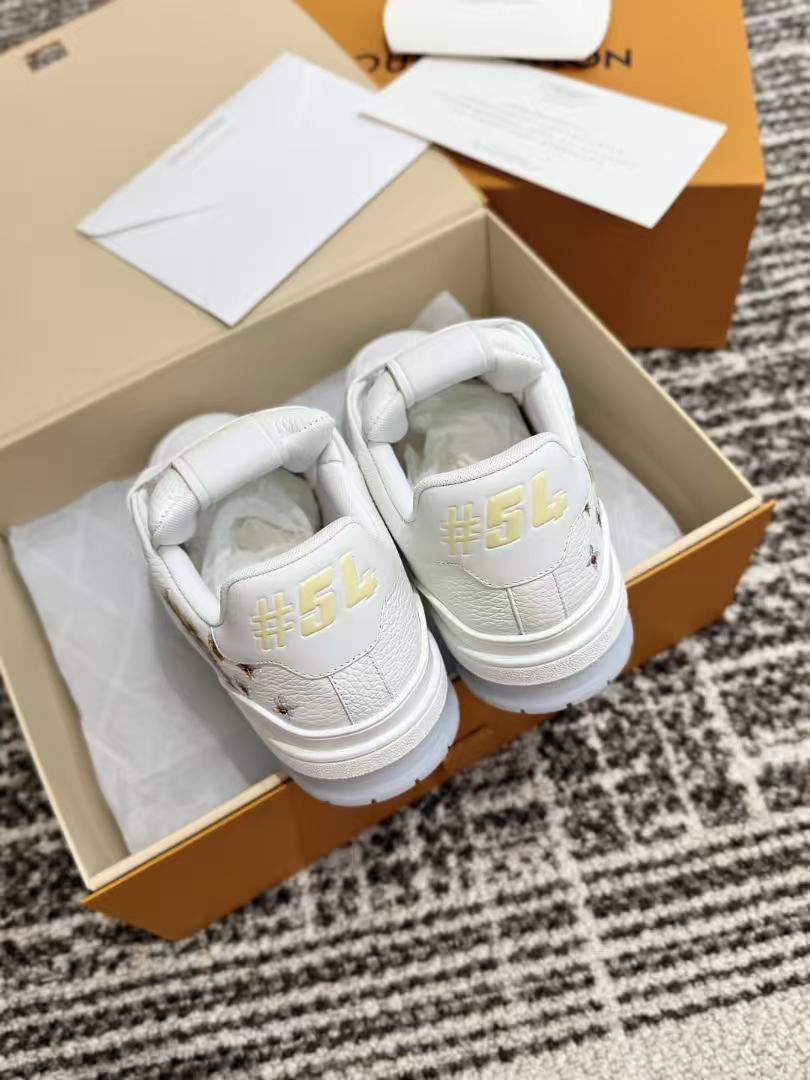 LO 26 Full Grain Leather Lace Up Casual Trainers Minimal Gold Branding Detail