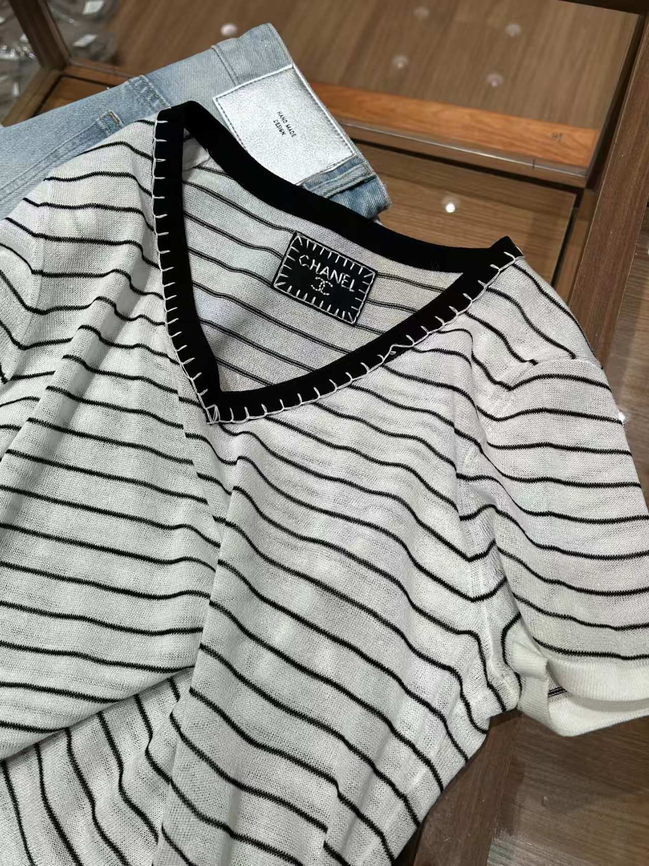 To26 Summer Update - Cha-style Striped V-neck Top