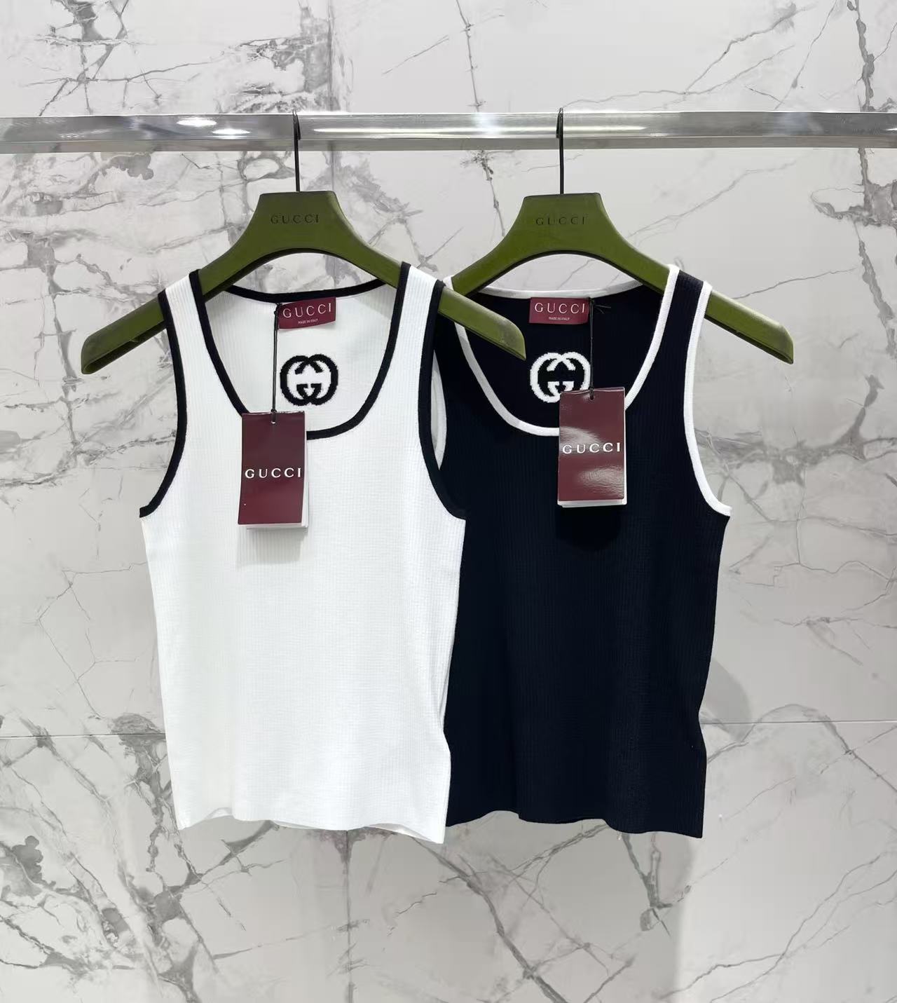 GU Contrast Trim Ribbed Knit Tank Top U Neck Slim Fit Cami
