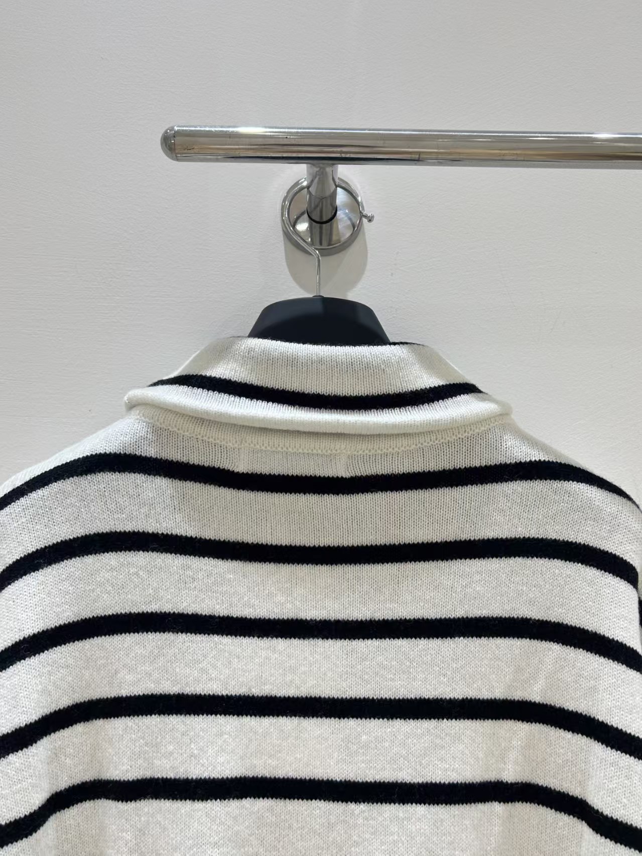 Di Striped EmbroideryTurtleneck Cape Knitwear