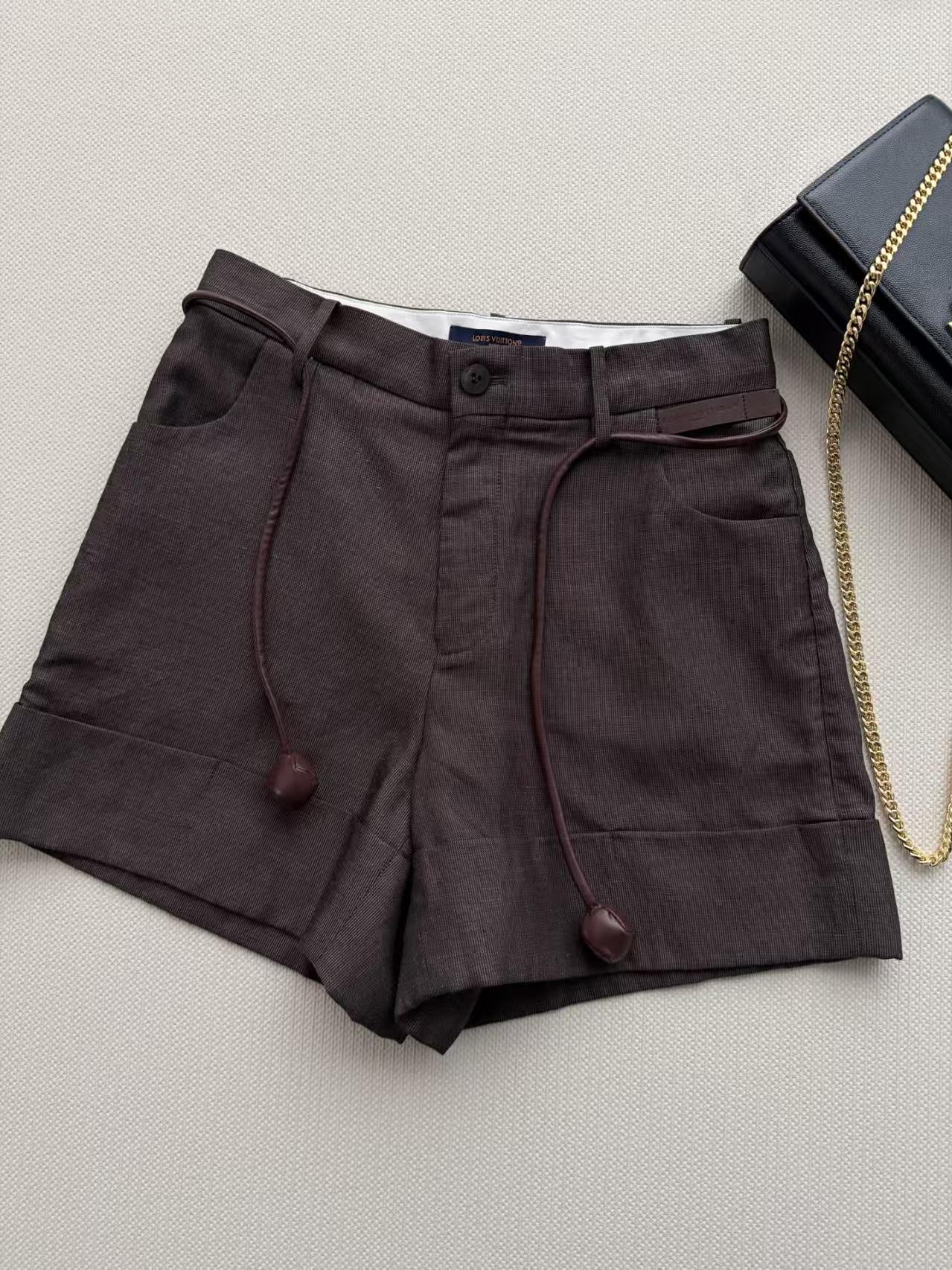 LO Drawstring shorts