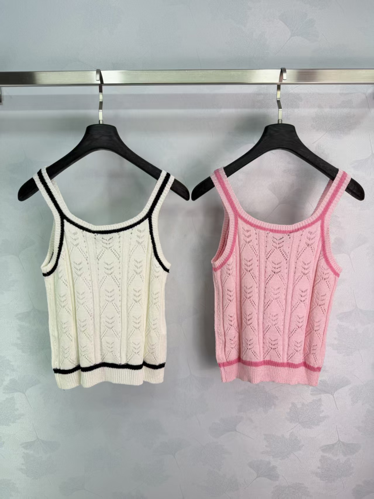 Cha* 2026 Spring/Summer New Color-Block Knit Vest!