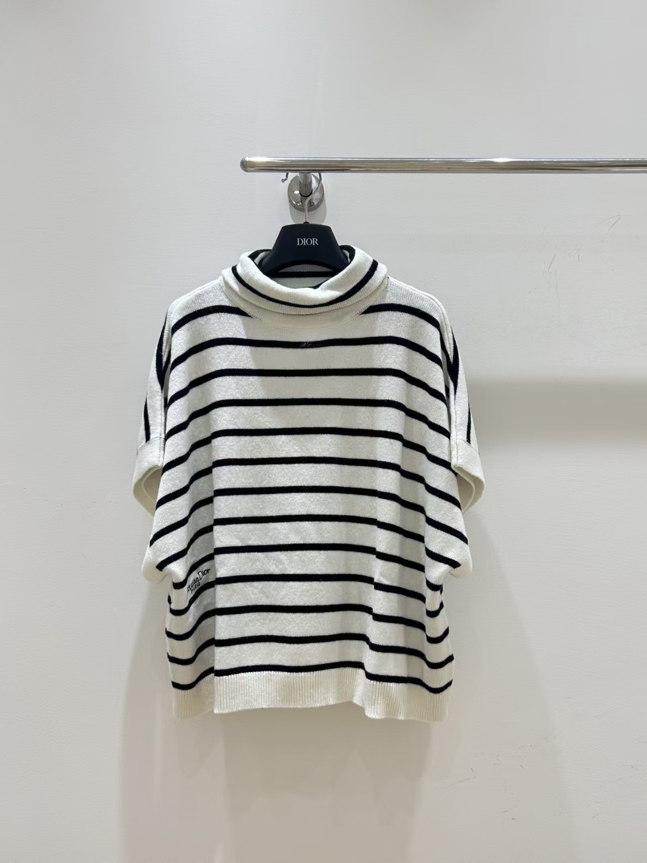 Di Striped EmbroideryTurtleneck Cape Knitwear