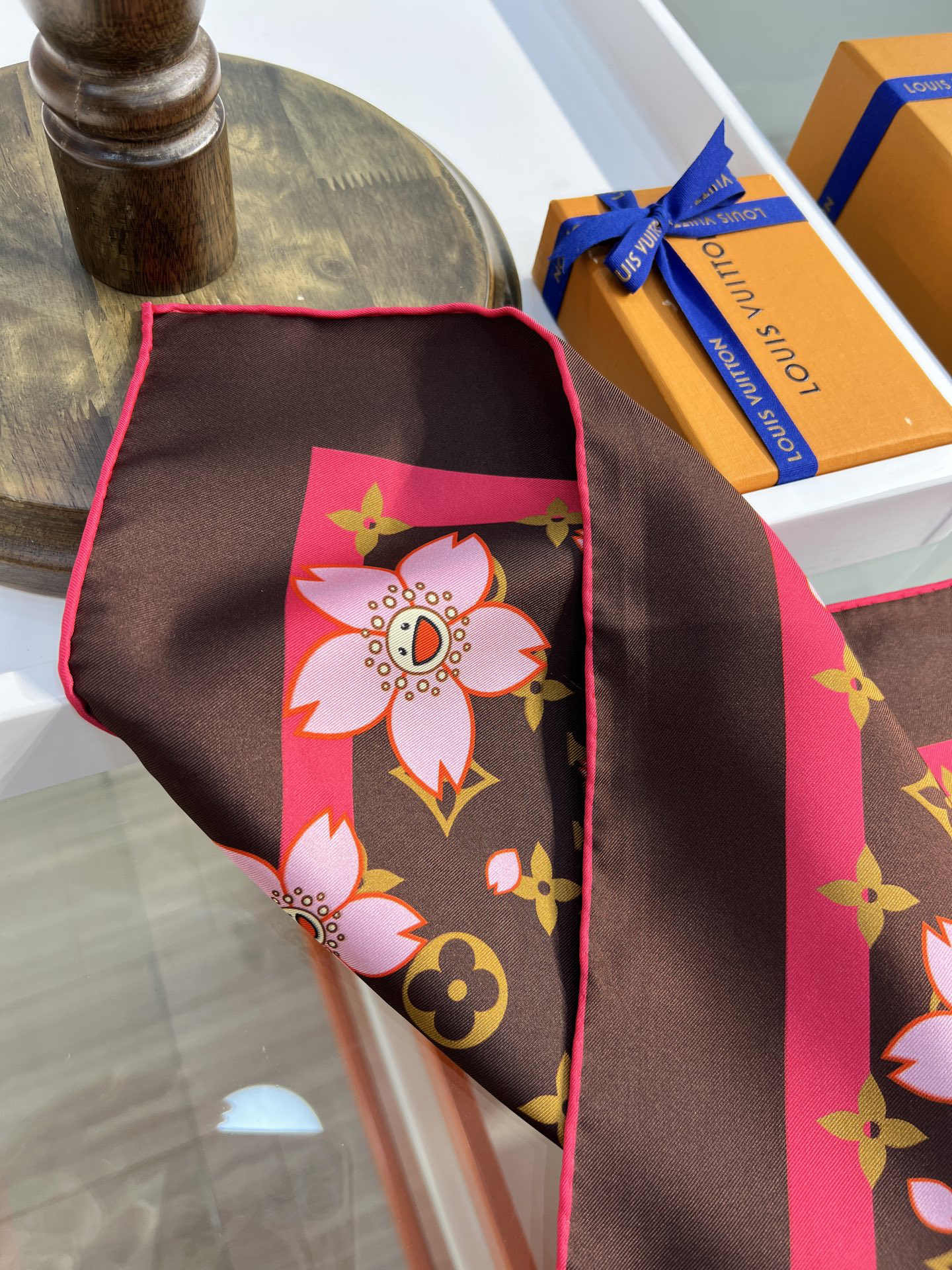 LU18mm top-quality silk double-sided with the same colour 90cm silk square market