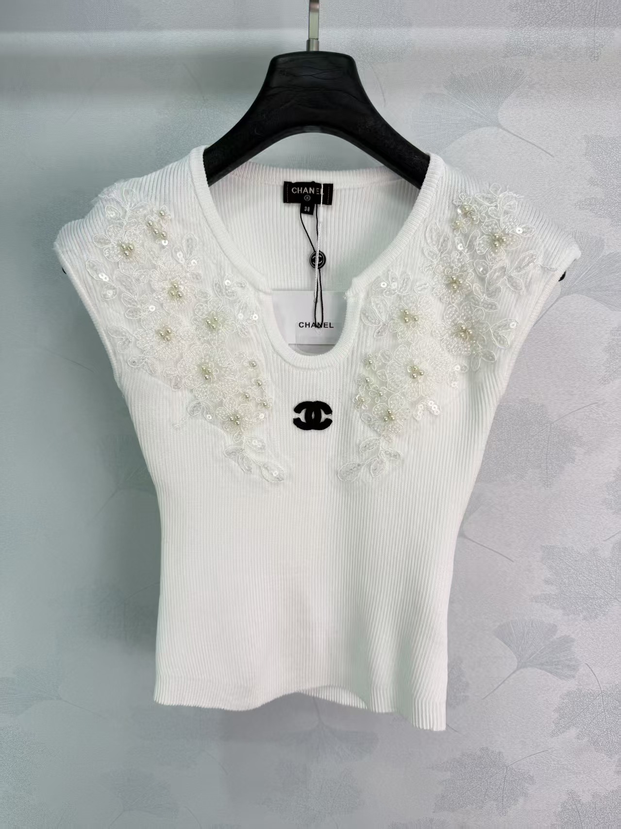 Cha*26 Spring/Summer New Collection Embroidered FlutterSleeve Short Sleeve Top.