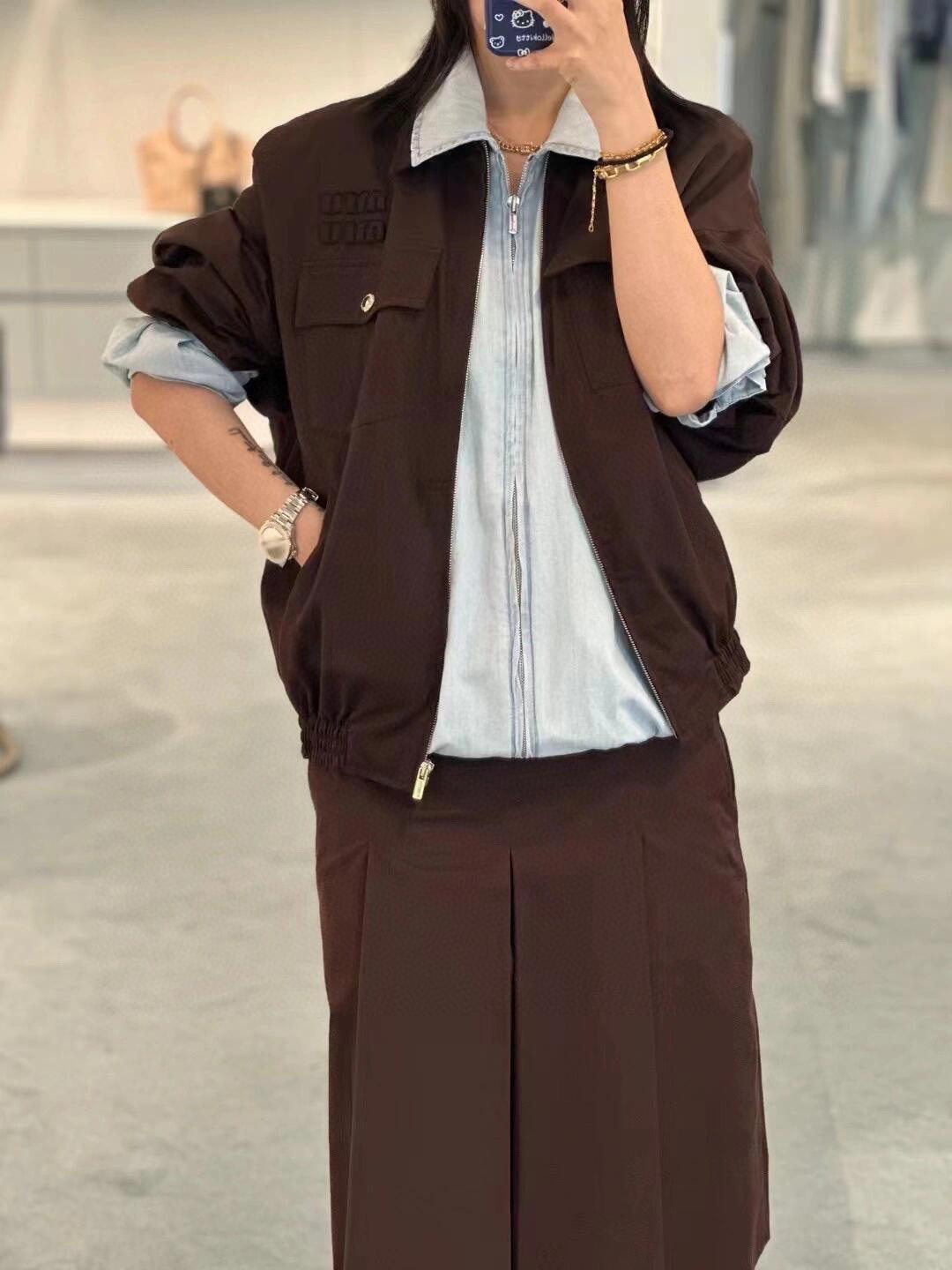 Mi dark brown utility zip-up jacketI paired withmatching tone-on-tone skirt