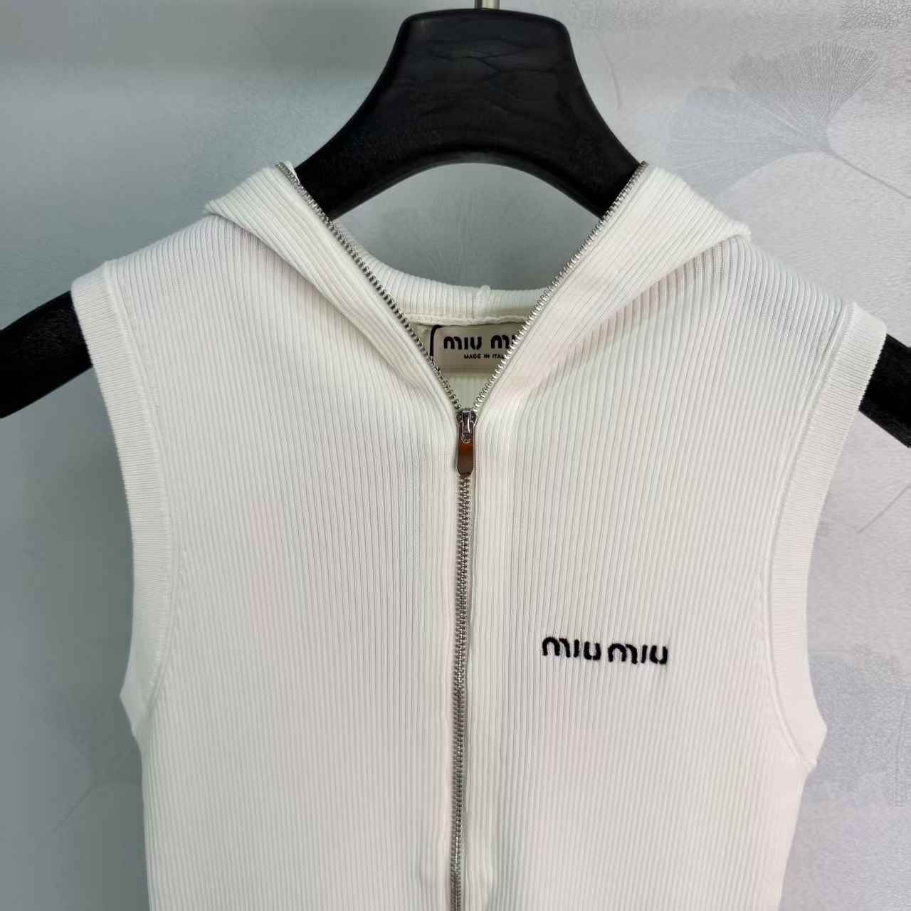 Mi*26 Spring/Summer New Sleeveless Hooded Zipper Vest
