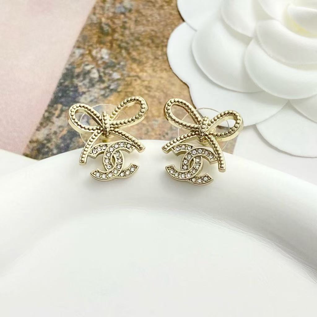 Cha 25K New Light Gold Silver Bowknot Full Diamond Double C Earrings