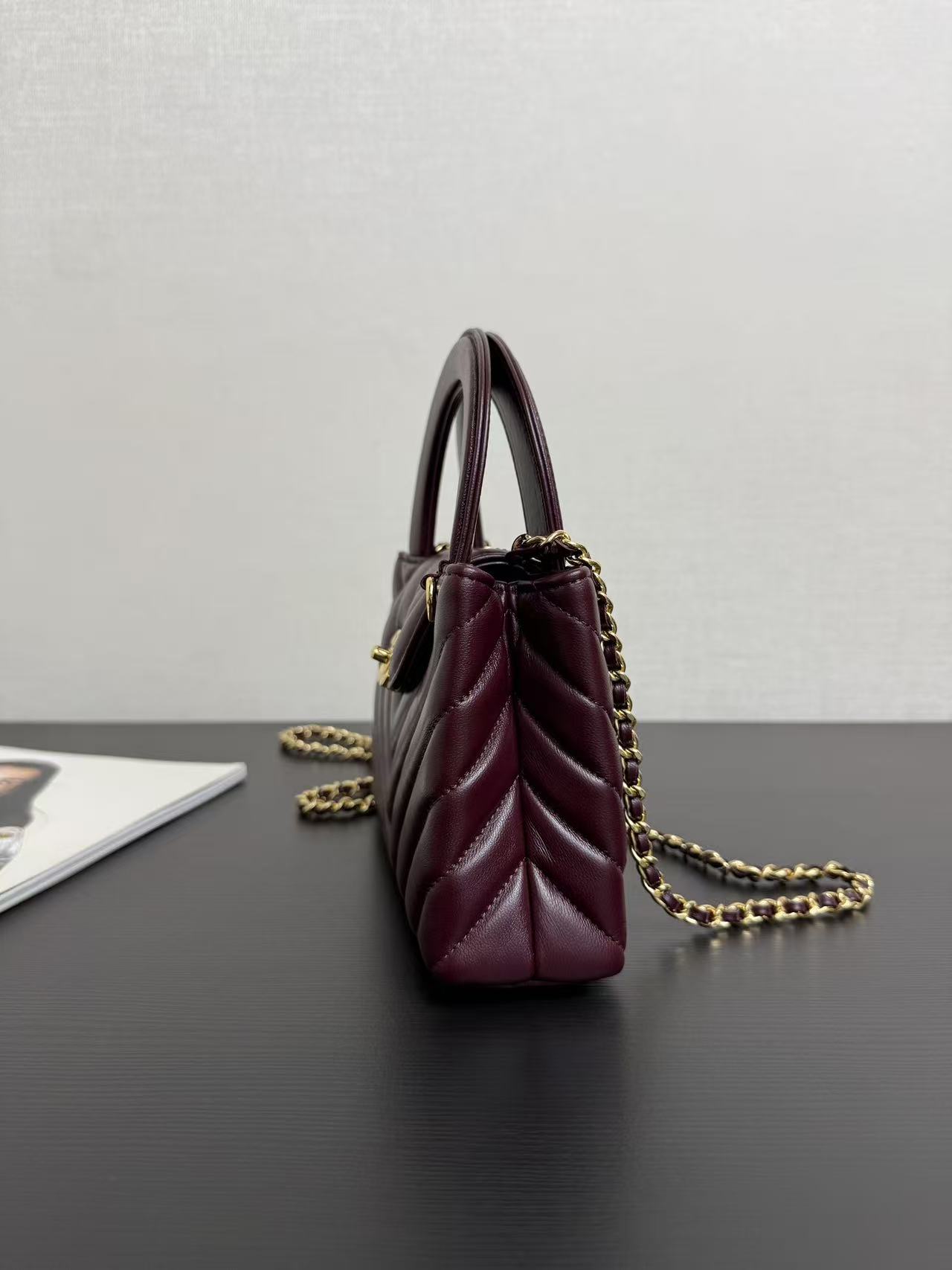 CC26SS Black Gold Kelly Bag