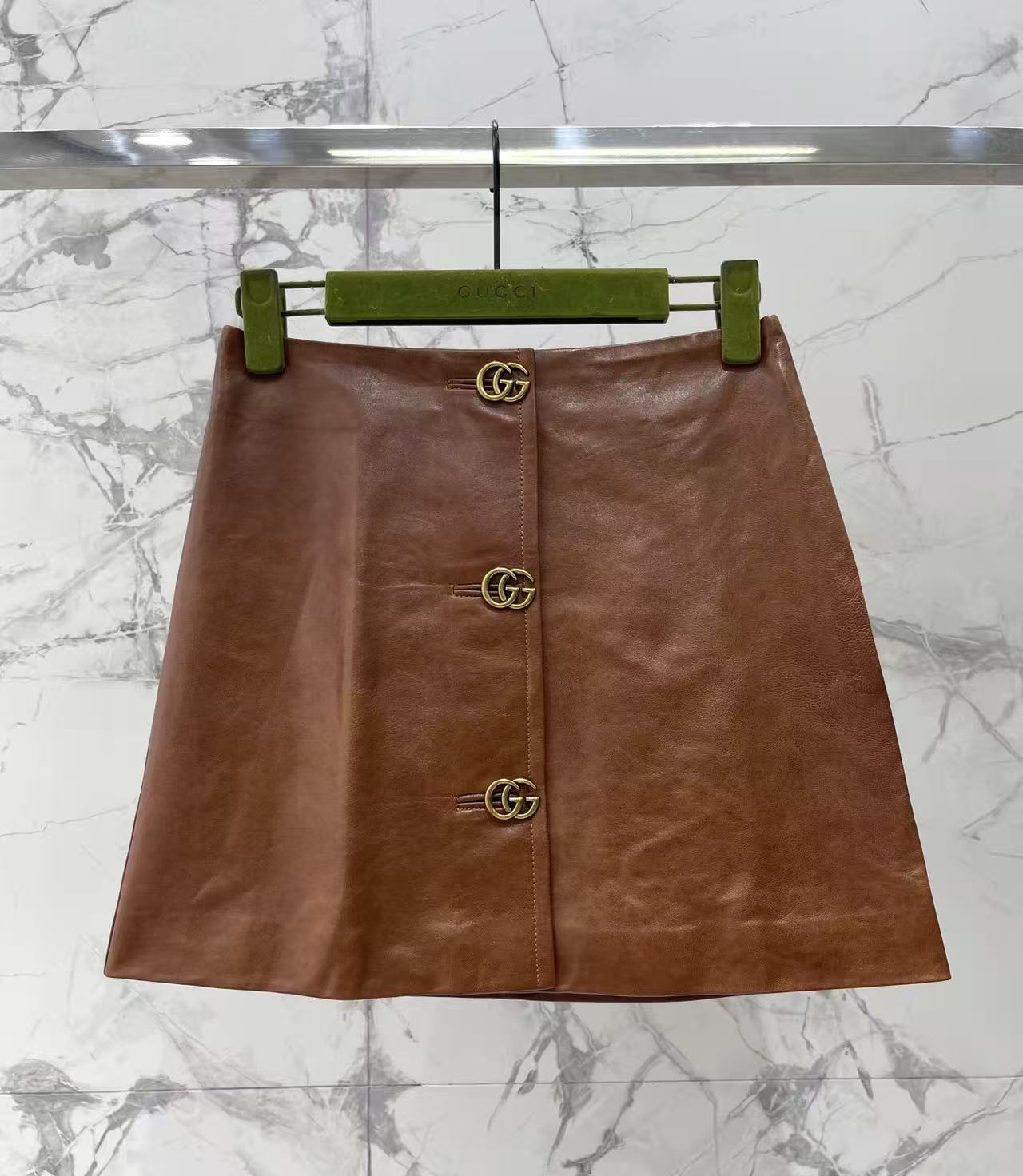 GU 26 Lapel Collar Double G Metal Button Women Cropped Leather Jacket