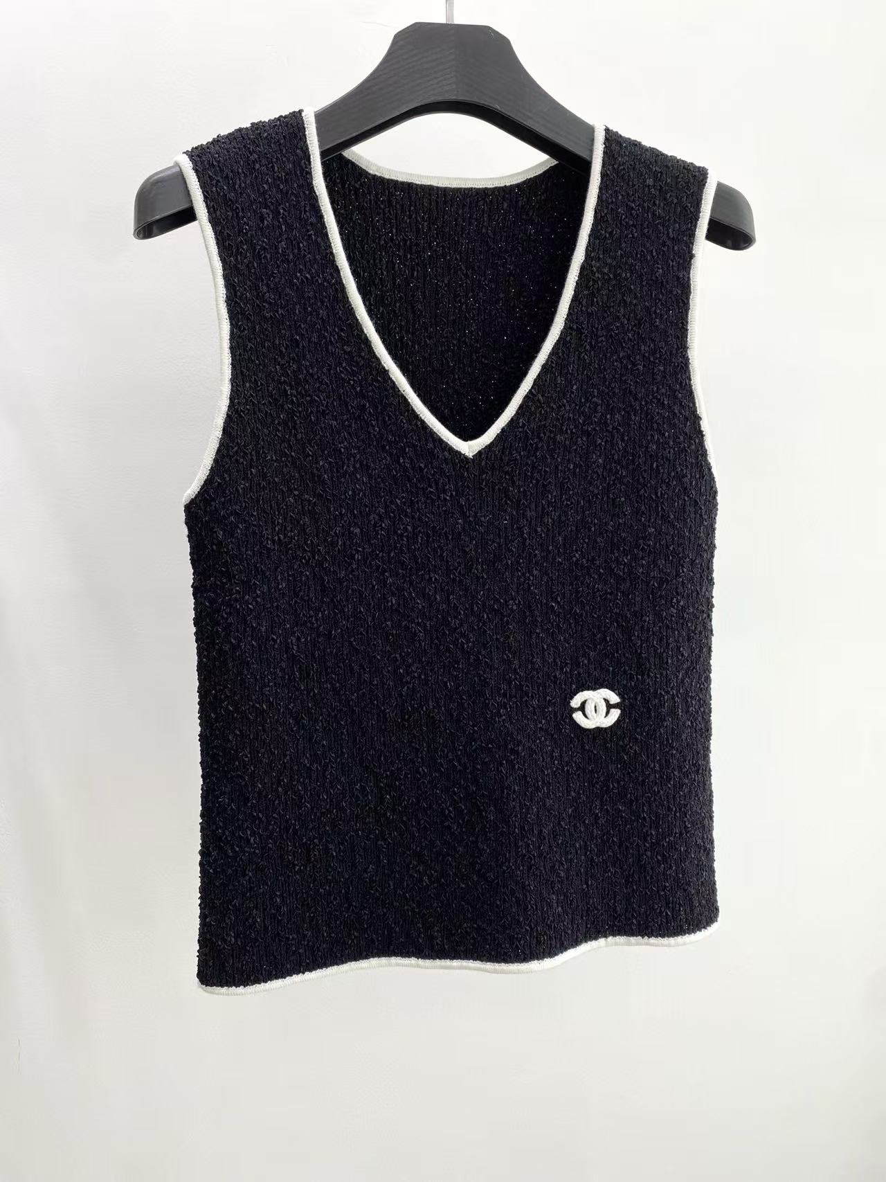 Cha 26Textured Tweed Contrast Edge Tank Top