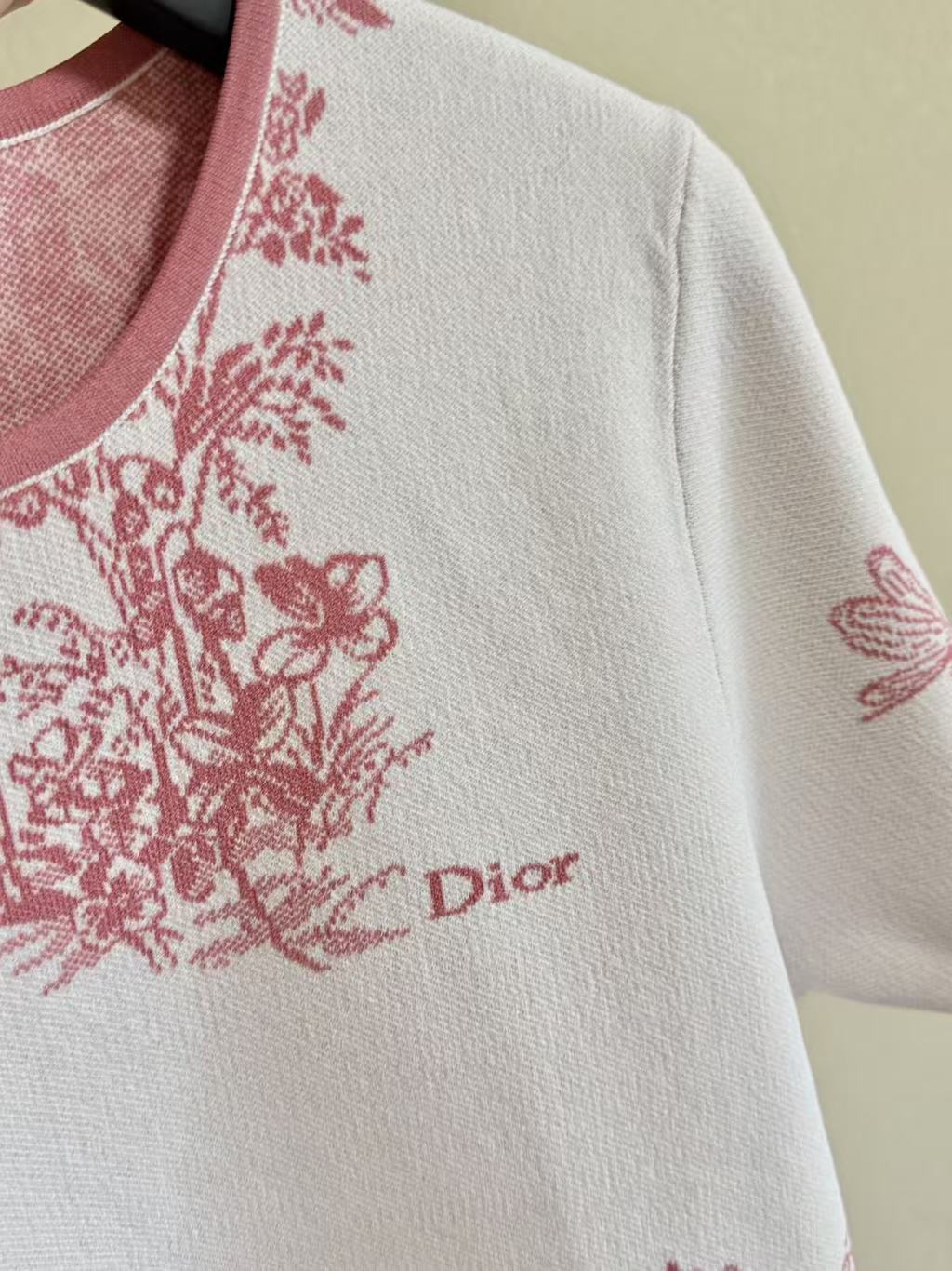 Di Garden Toile Pattern Crew Neck Knit Tee