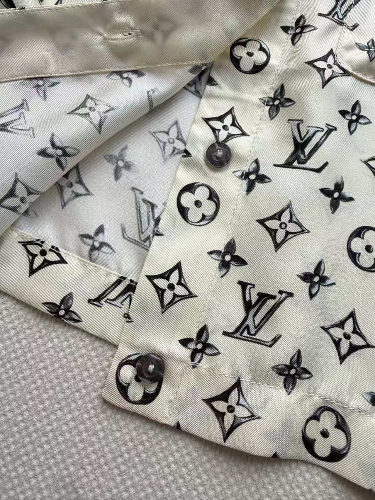 LO 2026 Early Autumn Series Monogram Silk Shirt