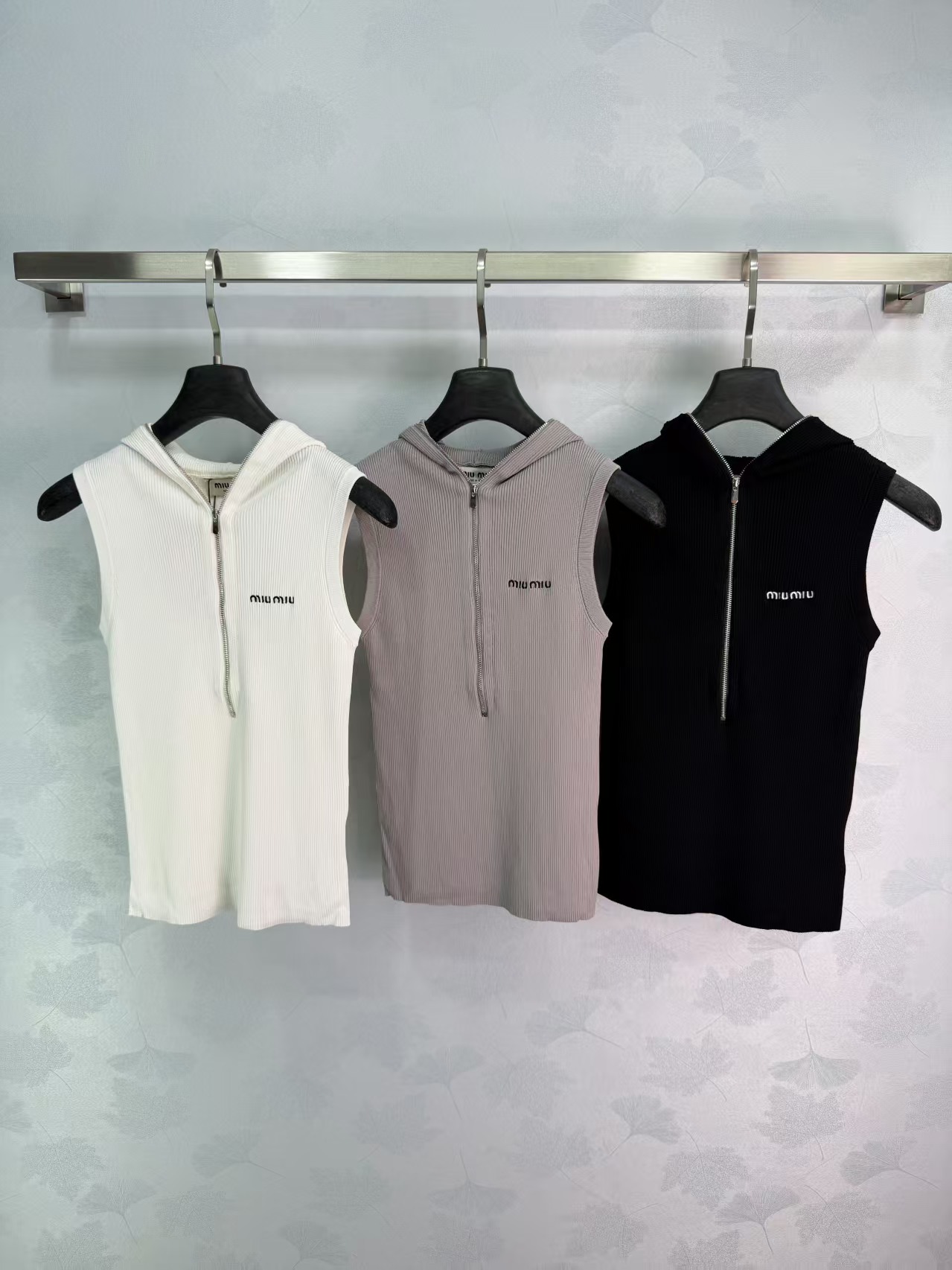 Mi*26 Spring/Summer New Sleeveless Hooded Zipper Vest