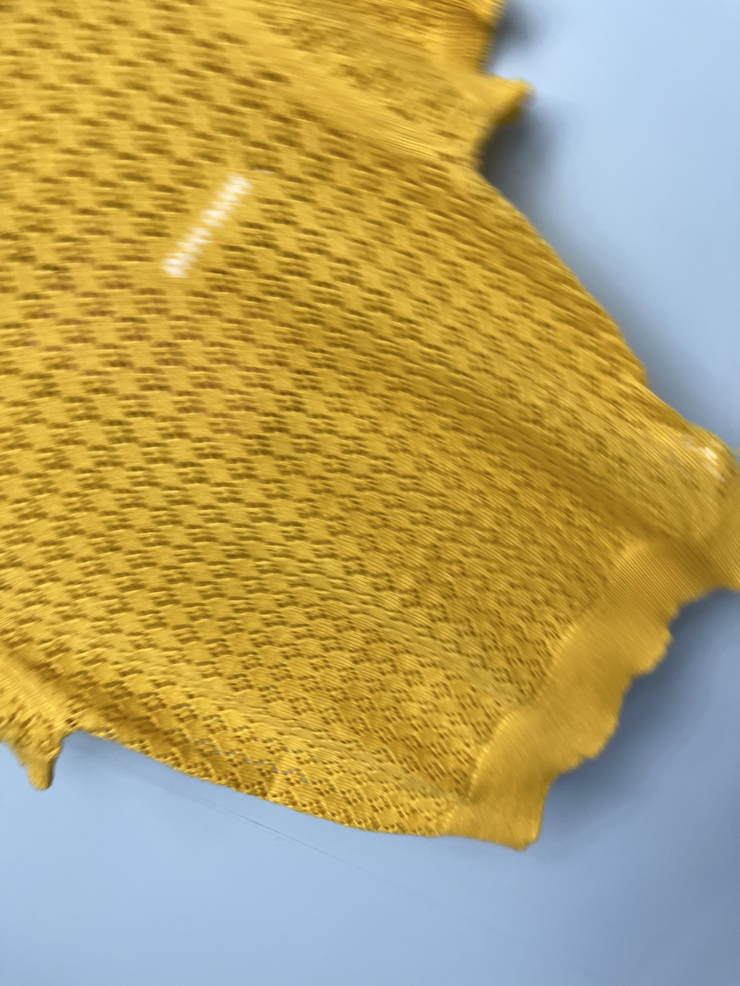 Mi*26 Early Spring New Yellow Open-knit ShortSleeve Top