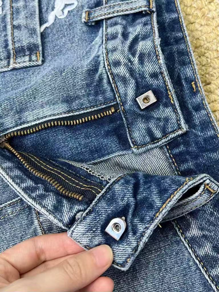 Di* Pocket Embroidery Shorts