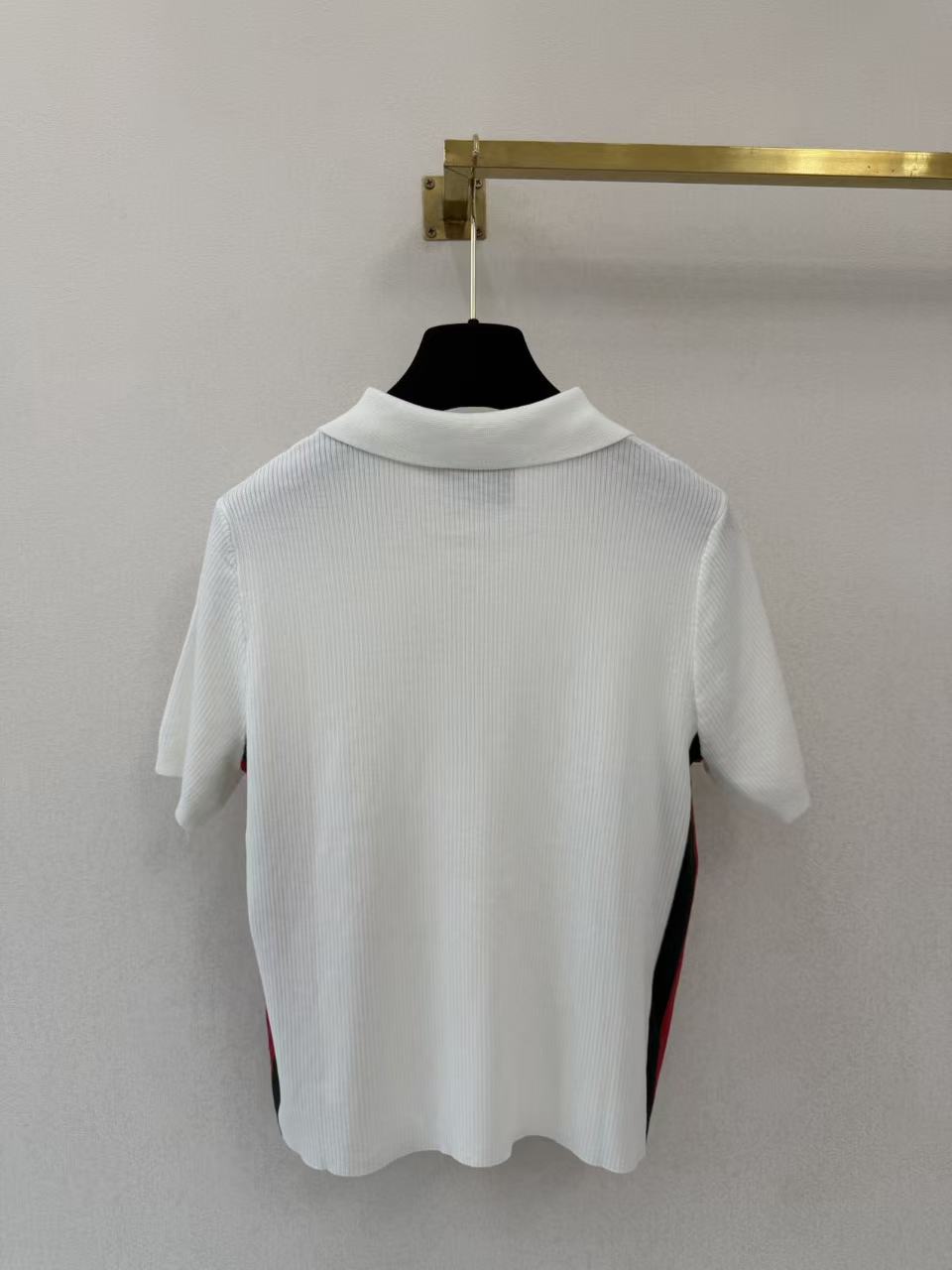 GU 26 Slim Fit Collared Knit Polo Tee Classic Red-Green Side Stripes Half Button Placket