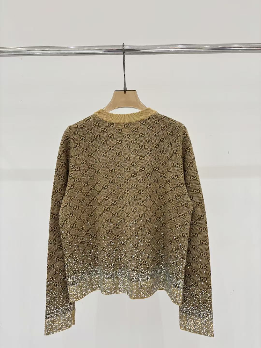 GU 26Jacquard Crystal Trim Button Knit Jacket