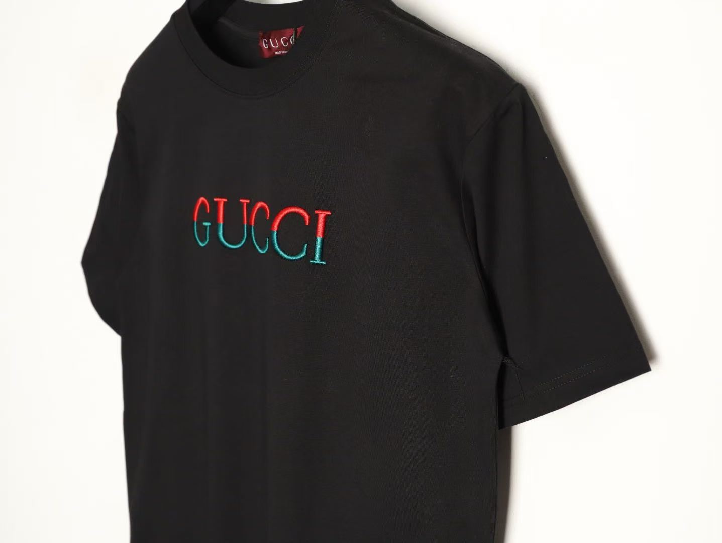 GU 26Gradient Embroidered Letter Crew Neck T-Shirt Luxury Short Sleeve Cotton Tee