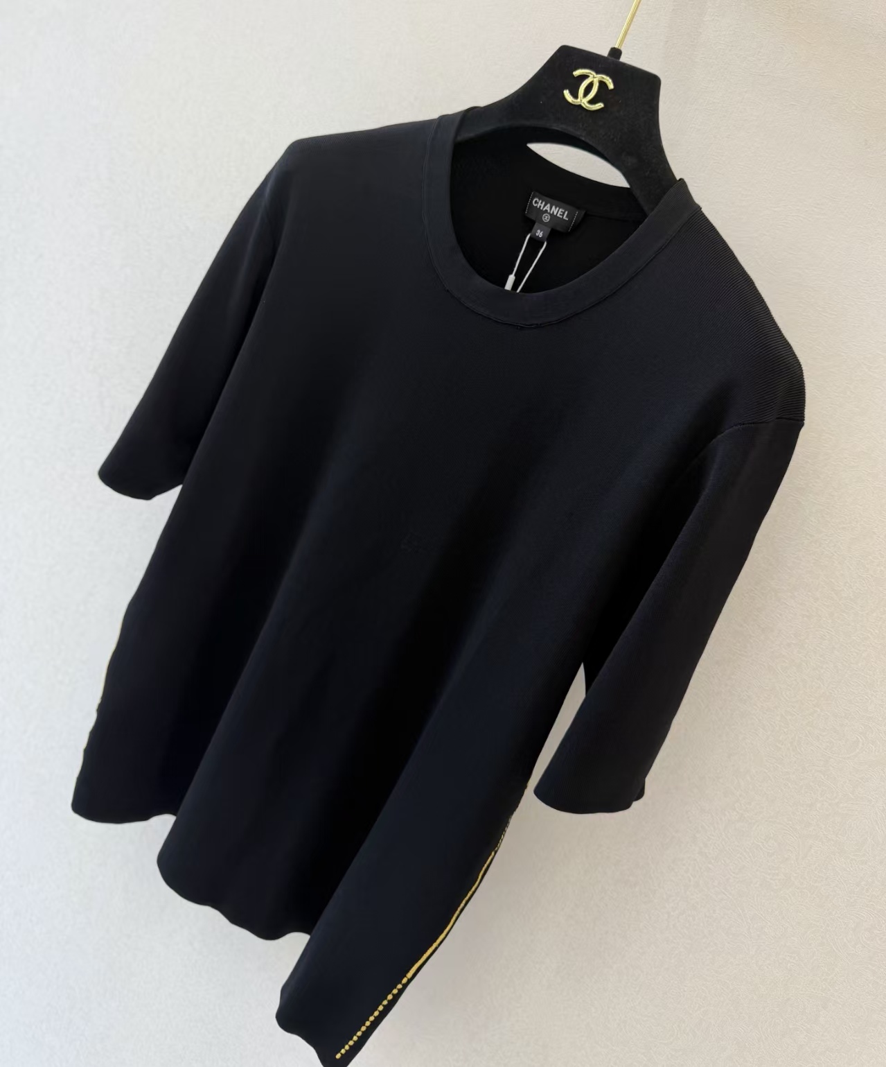 Cha-style short-sleeve knit top