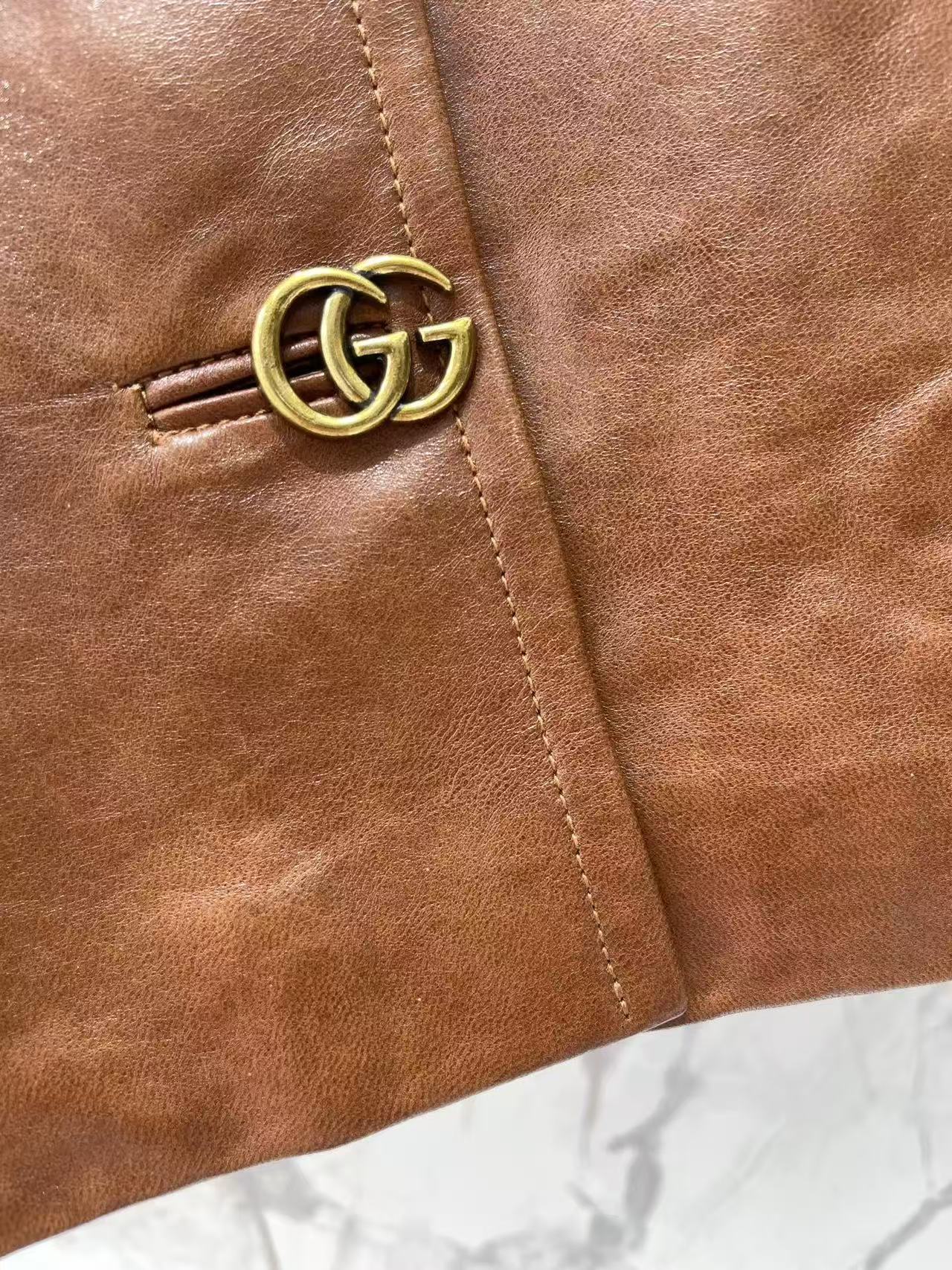 GU 26 Lapel Collar Double G Metal Button Women Cropped Leather Jacket