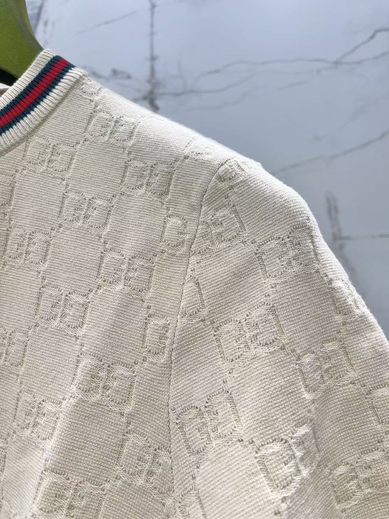 GU Contrast Striped Trim