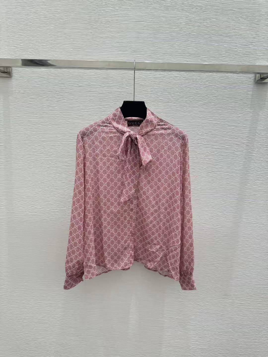 GU 26 Lightweight Sheer Satin Bow Collar Printed Blouse Front Button Placket Loose Fit