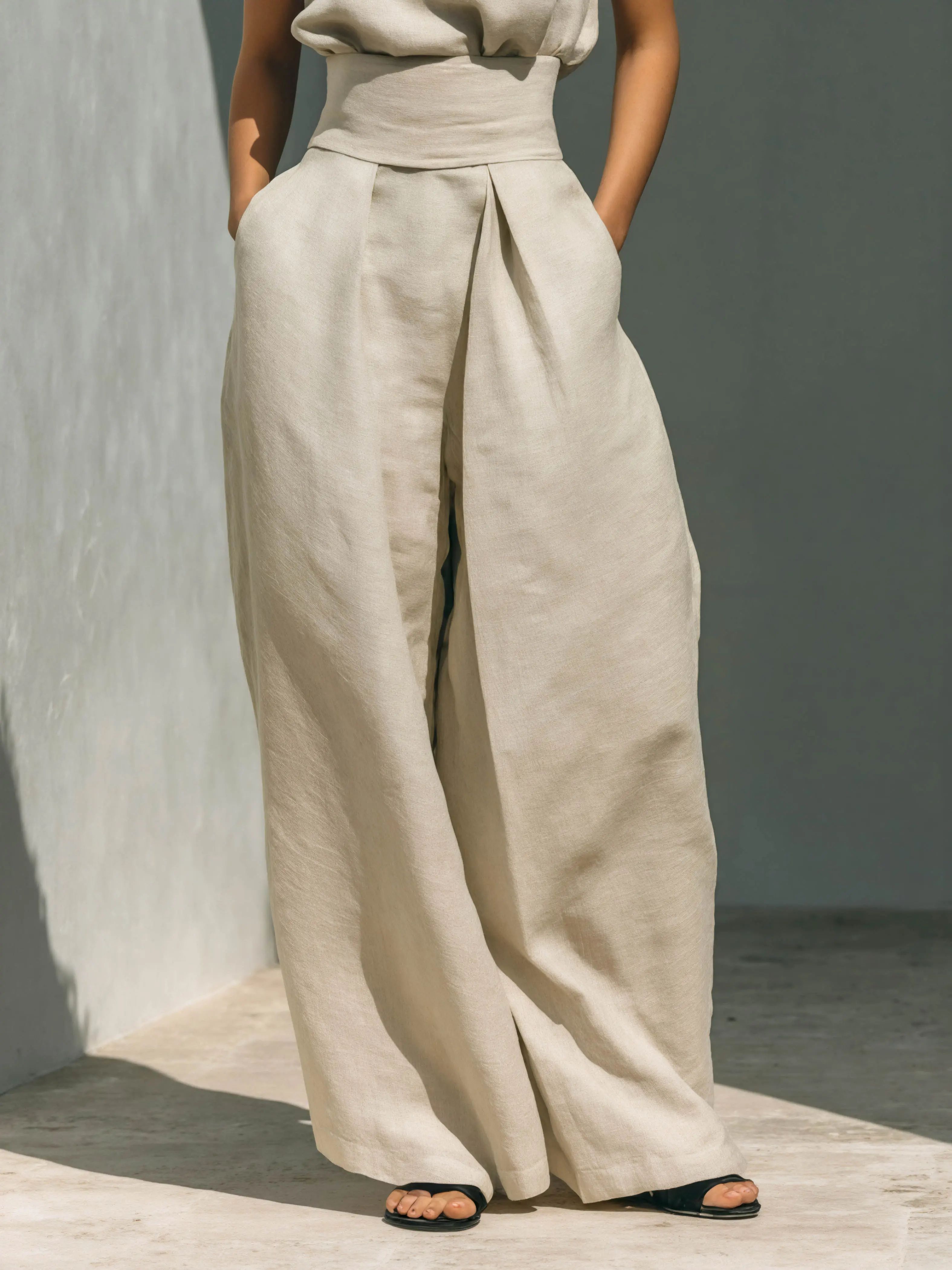 Women's 2-Piece Elegant Outfit Set - Chic Mock Neck Halter Top & High-Waisted Wide-Leg Pants