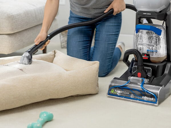 Above-floor upholstery and pet bed cleaning