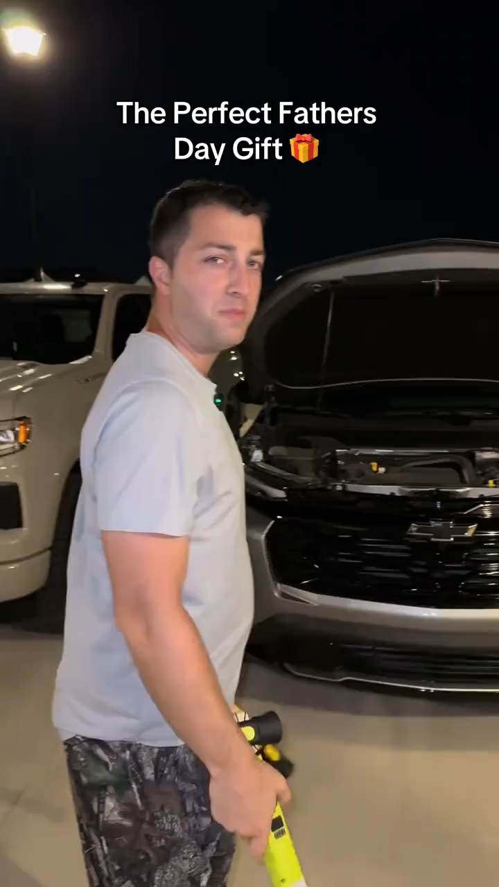 Customer social video