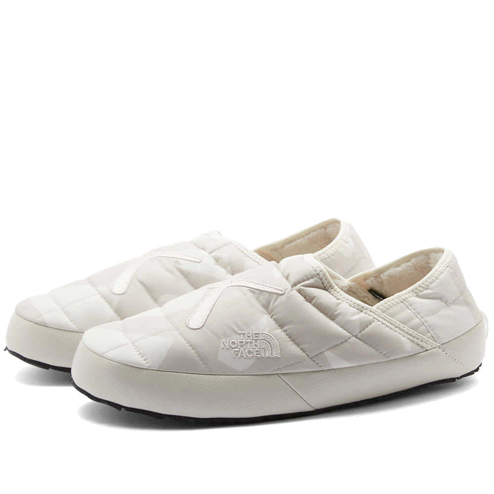 THE NORTH FACE x KAWS Thermoball Traction 'Moonlight Ivory' NF0A7W6J-944 - 10_7cf49597-2dca-498b-a777-c0dccce1c884